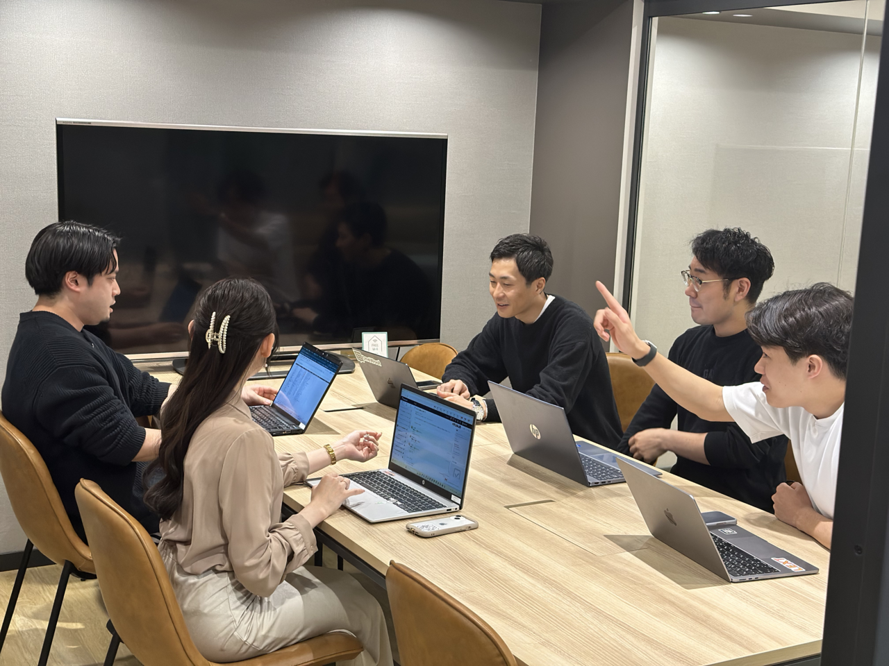 現在は独自のノウハウを武器にしたECコンサルティング事業、コンテンツマーケティング事業、インターネット広告事業を手がけている。