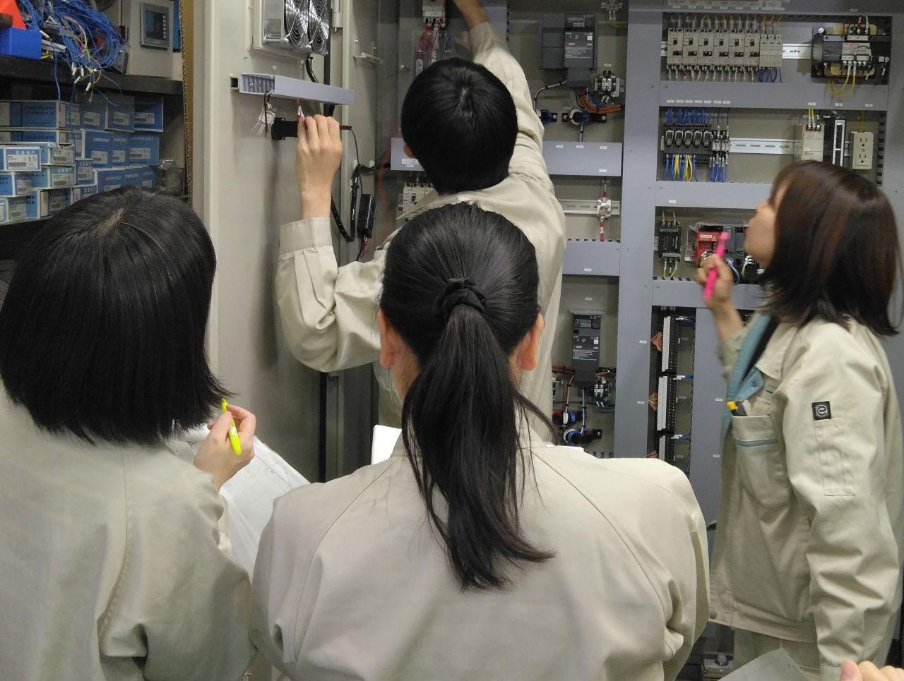 社員の8割はエンジニアで、女性エンジニアも多く在籍。