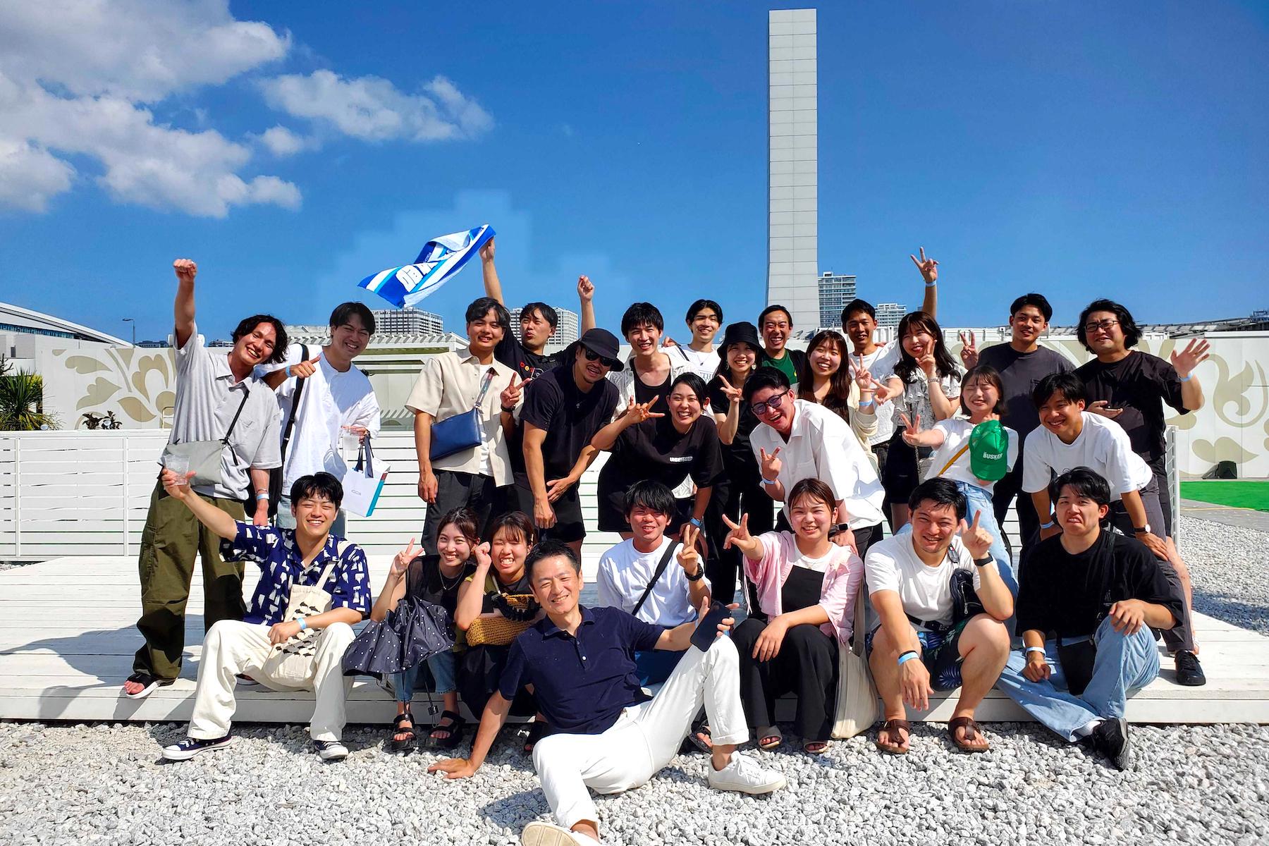 男女比は半々。若い社員が主体的にコミュニケーションのためのイベントなども開催し、ママさん社員がお子さん連れで楽しむ光景も見られます。参加の有無に関係なく、社内の風通しは抜群です。