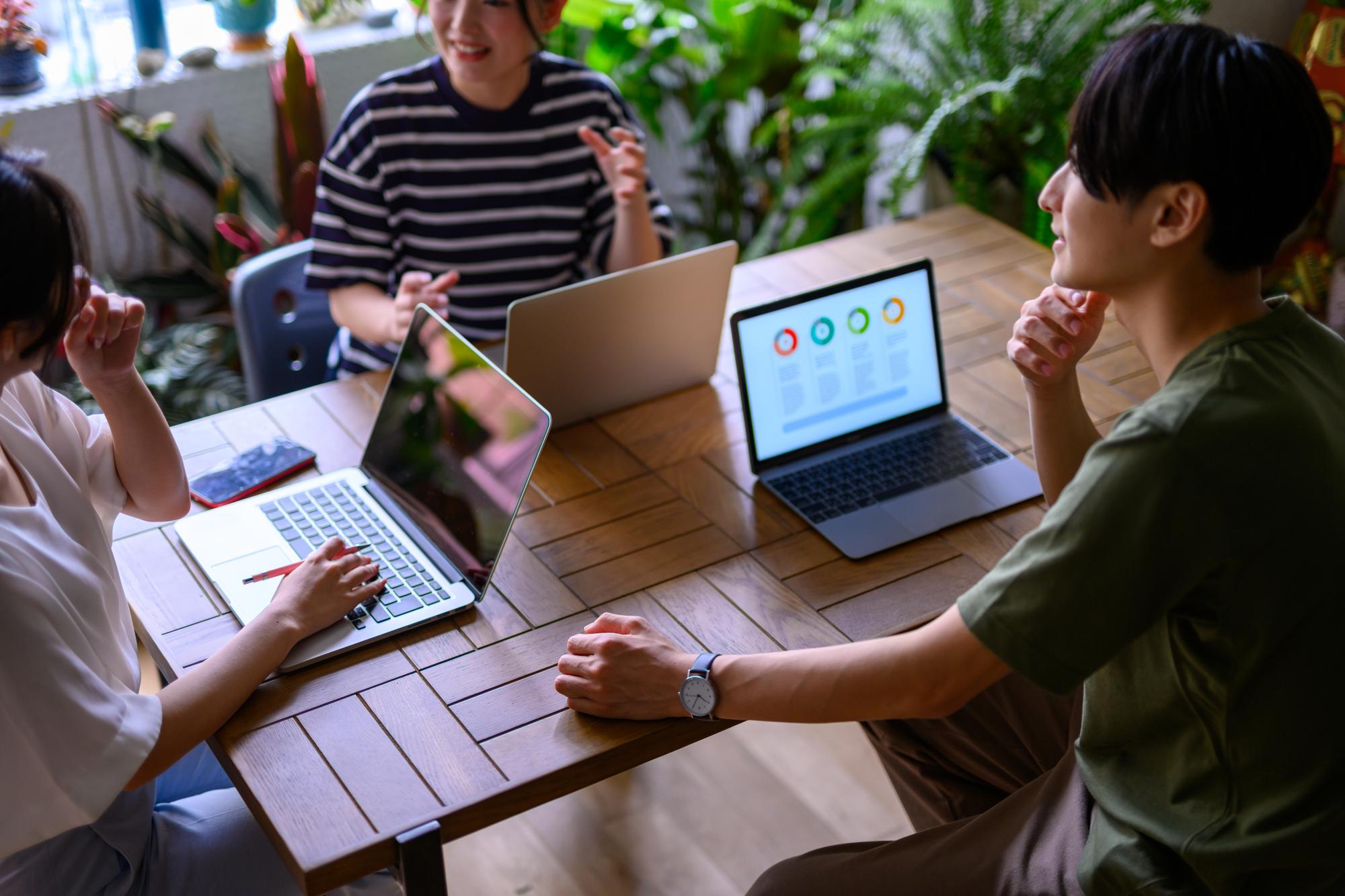 事業内容：マーケティング領域を中心に企業の事業成長に伴走するクリエイティブカンパニー