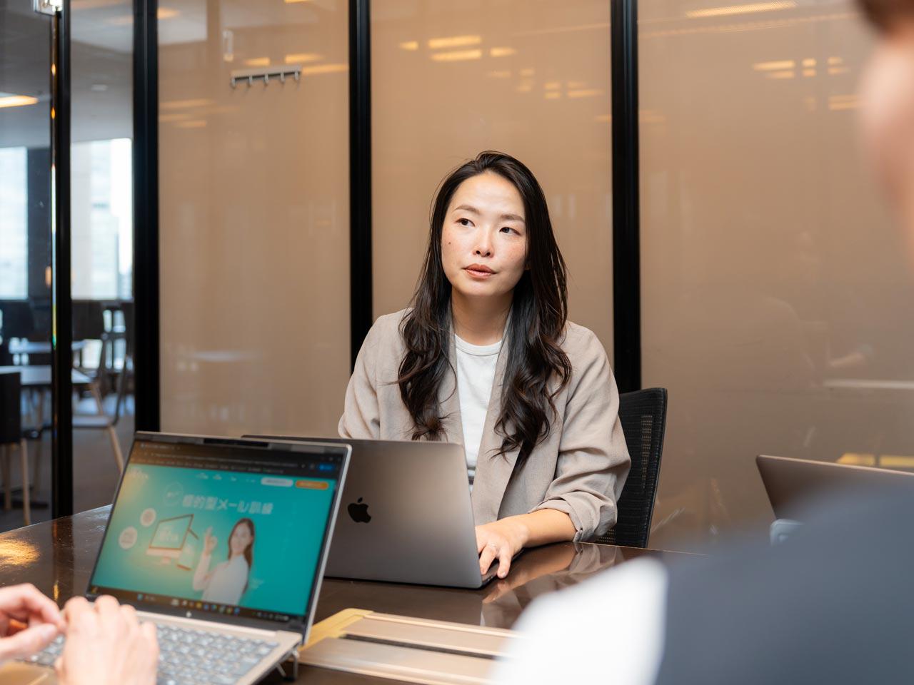 今後のさらなる事業発展を見据え、開発エンジニアを中心にカスタマーサクセスや営業等、複数のポジションにて中途採用を強化している。