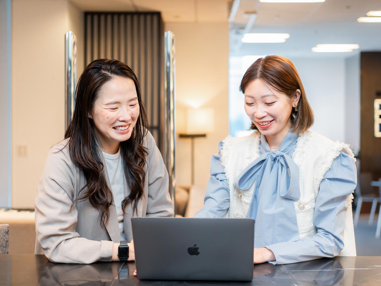 同社のカルチャーを一言で表現するならば、「ワンチーム」である。