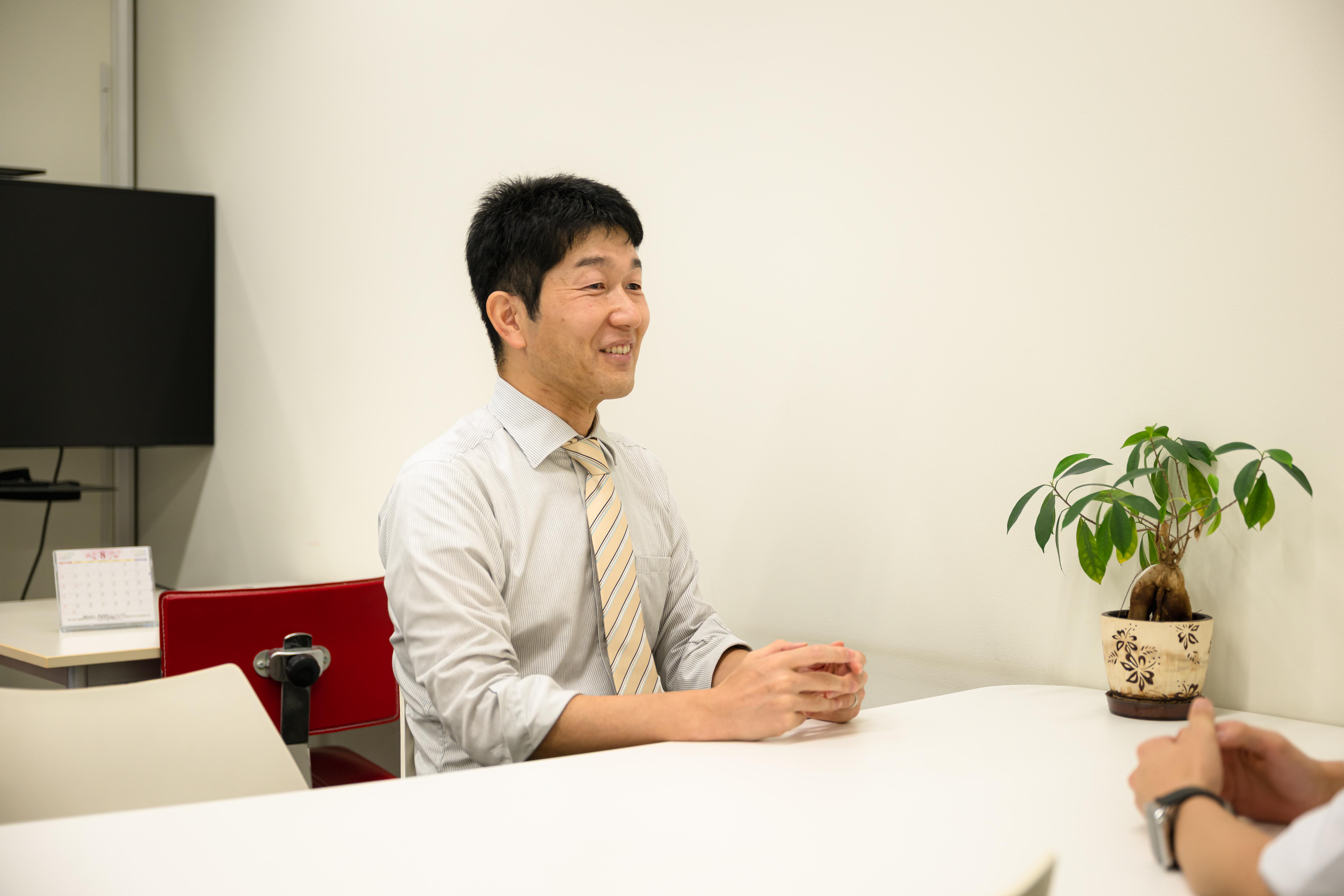 入社後の不安やキャリアの悩み、些細な疑問まで。フューレックスでは、上司や先輩がしっかり耳を傾ける文化があります。一人で抱え込まず、対話を重ねながら一歩ずつ成長していける環境です。