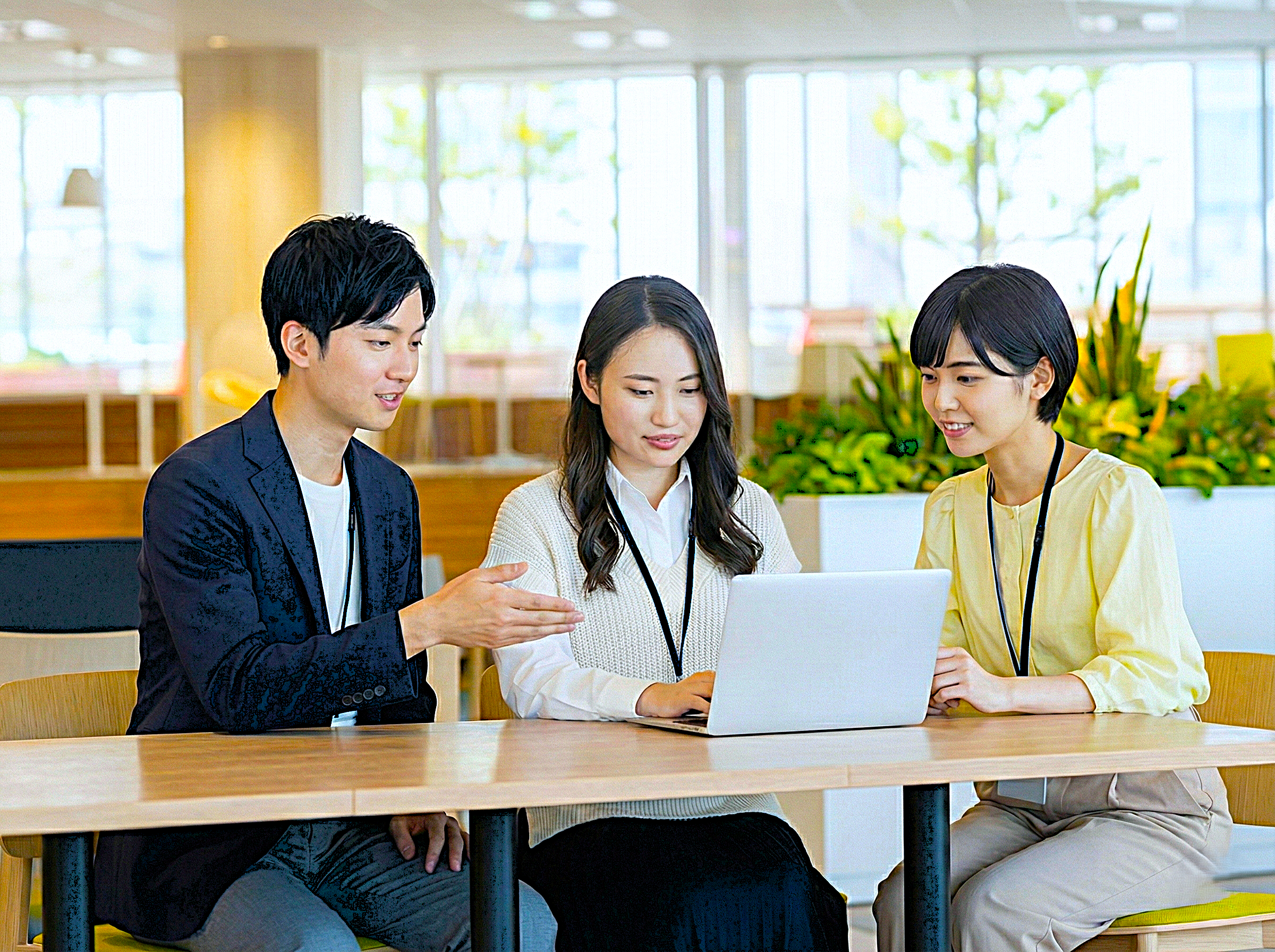 事業内容：ハードとソフトの境界を越え、次世代の「当たり前」を創り出す一貫型エンジニアリング