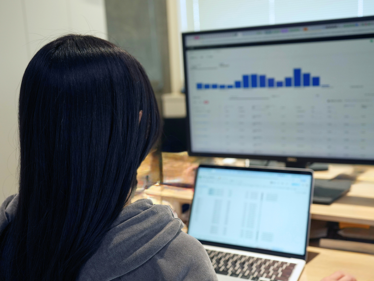 同社には各領域のプロが集まるが、ほとんどが未経験でスタートしている。経験や知識よりも求められるのは、「誠実に、クライアントや仲間と向き合う姿勢」。