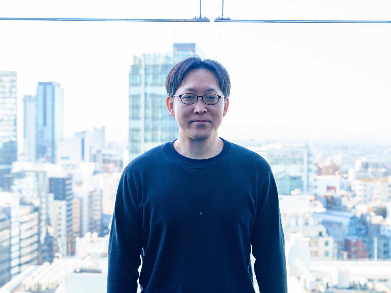 2012年の創業時から全社員がフルリモート勤務。ライフスタイルに合った働き方ができる自由度の高さが魅力である。全国各地にいるメンバーとオンラインを通じてコミュニケーションを取り、チームを組んでプロジェクトを遂行する。