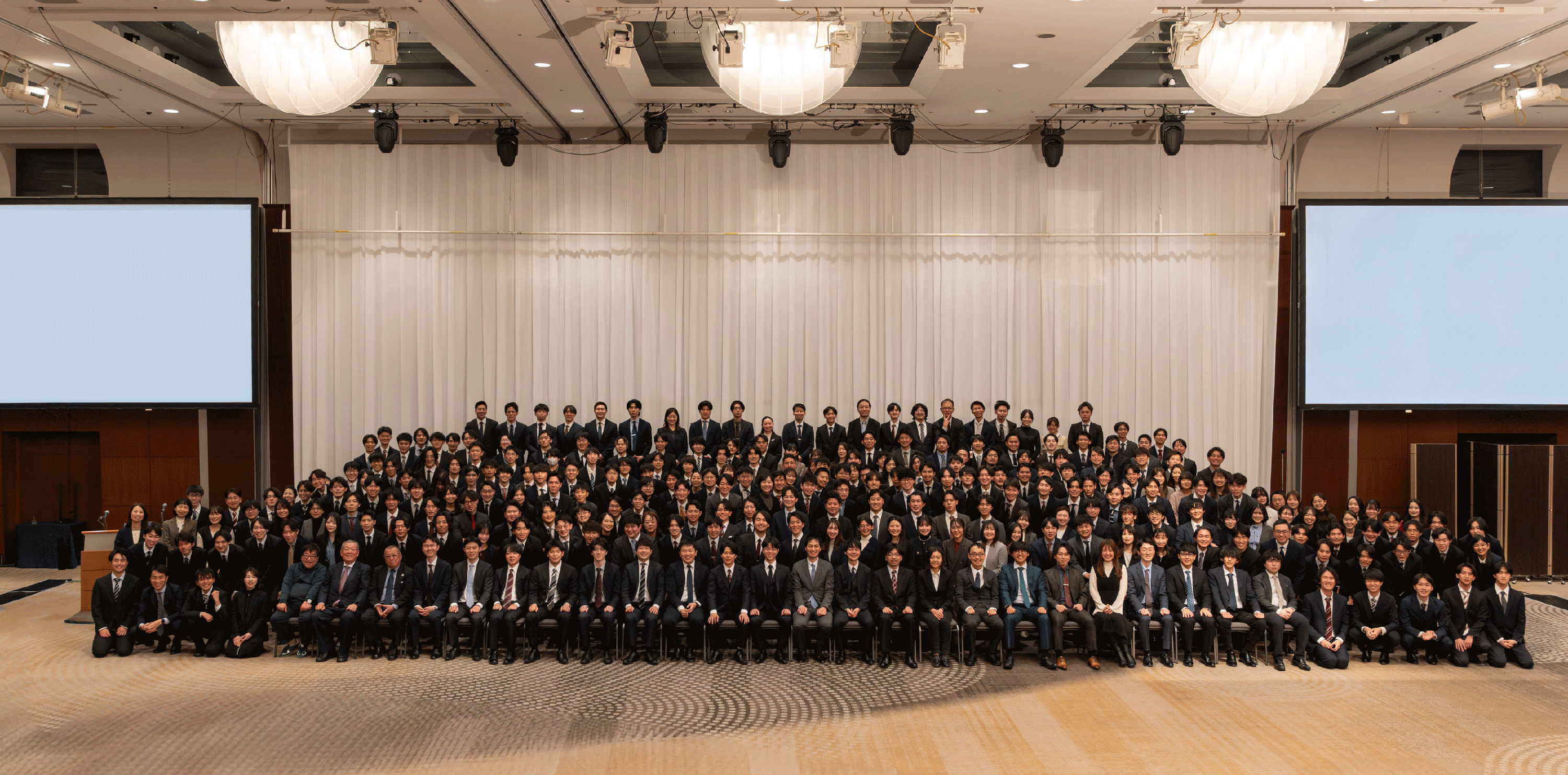 直近3年で売上が30倍に上昇！2021年設立にしてメンバー400名超えの、急成長AIスタートアップ＜東大松尾研発スタートアップ＞