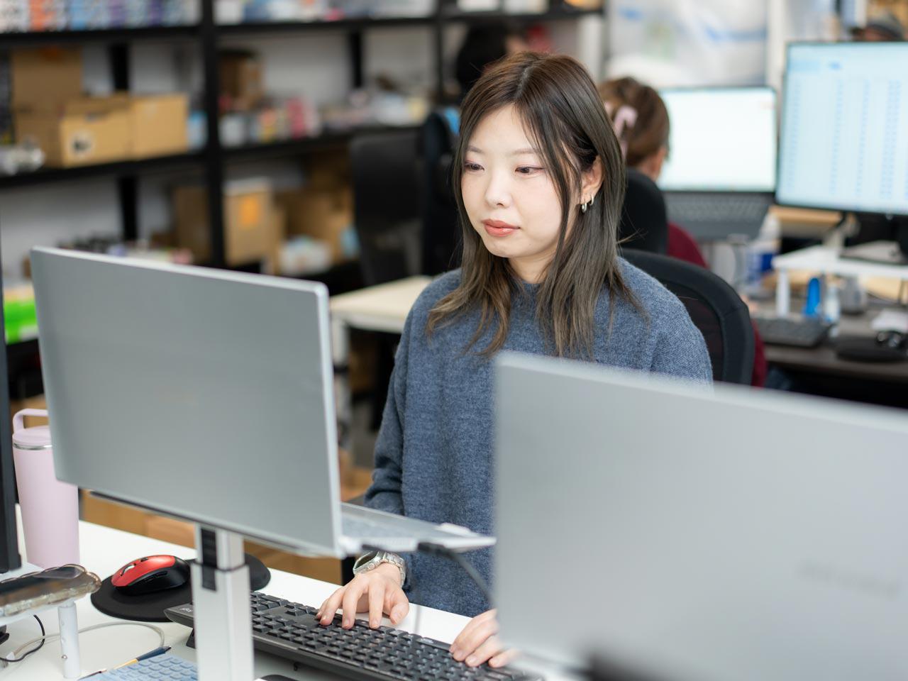 ランダム性が生み出す“ワクワク感”をオンラインで再現している。