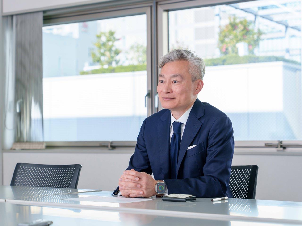 同社は、新聞販売店向けの機械やシステムを“製販一体”で提供する創業75年超の老舗企業。