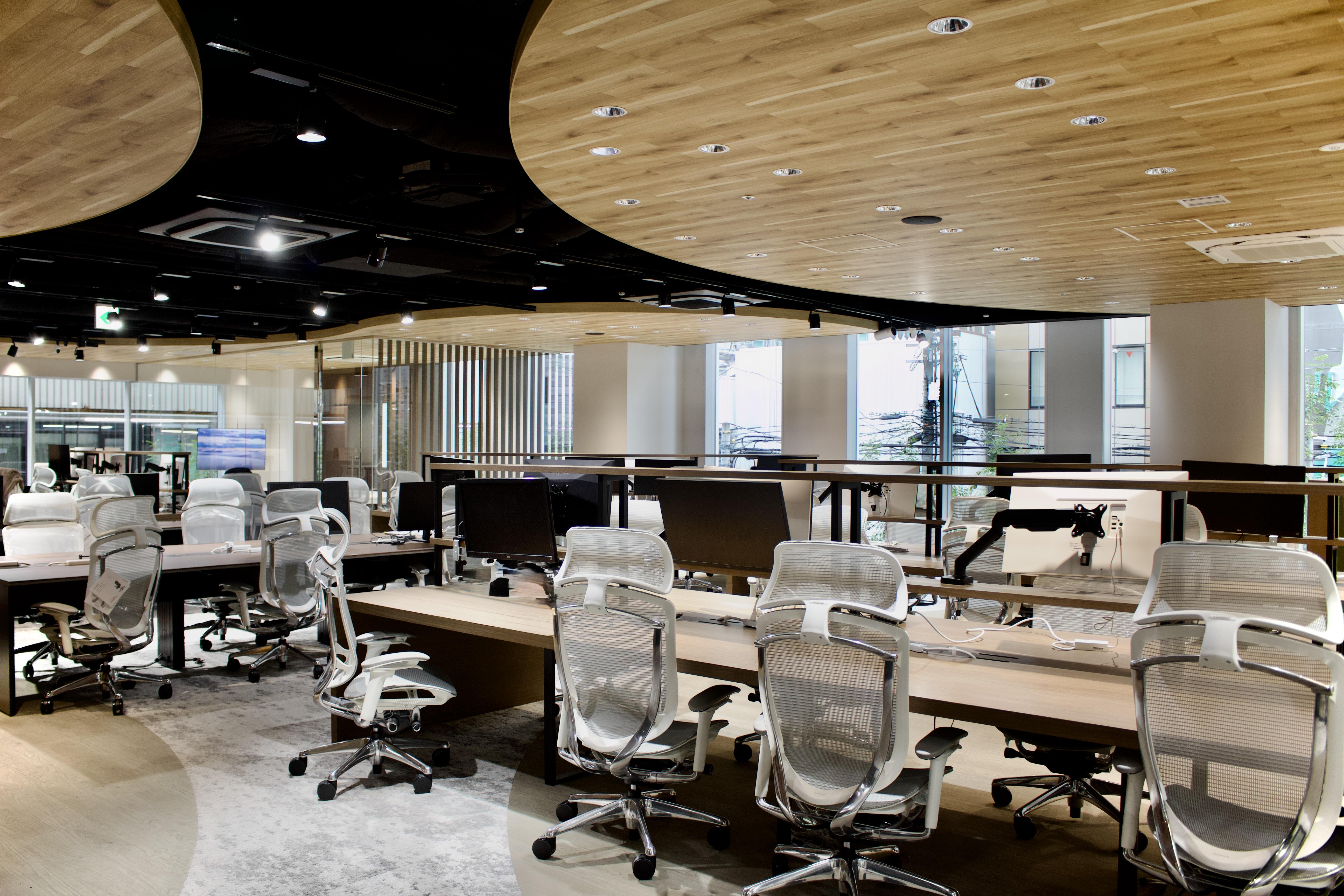 大阪本社：執務スペース