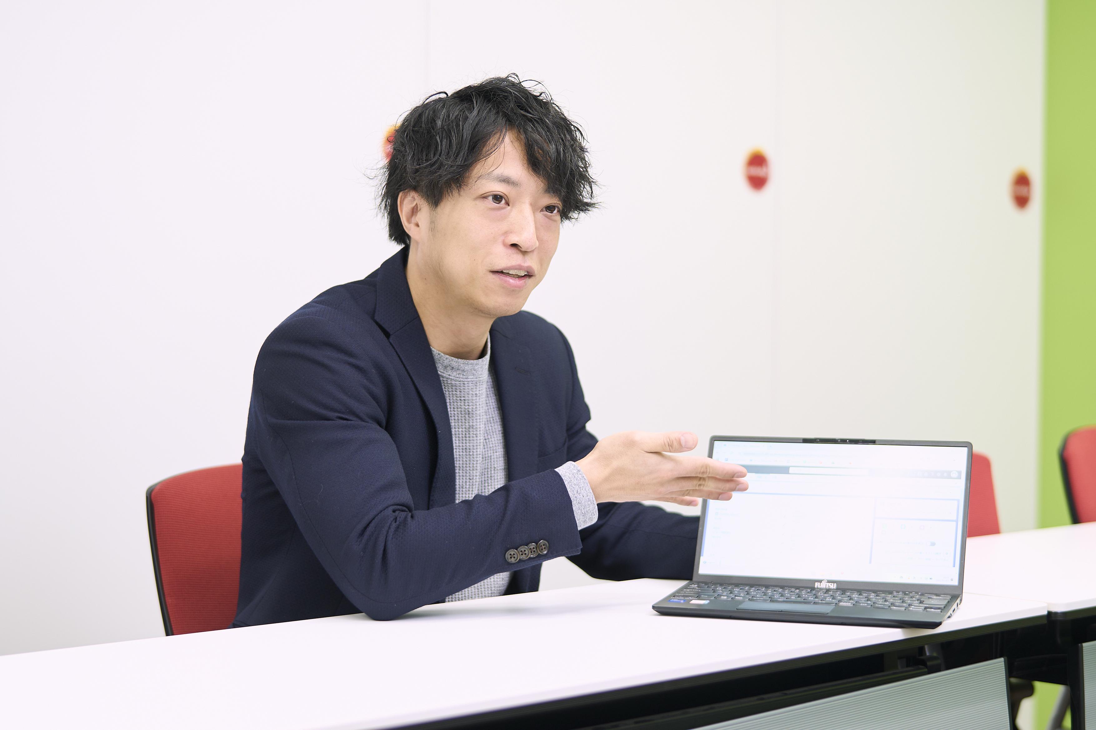 クライアントの課題解決のためにチームでMTGを実施しています