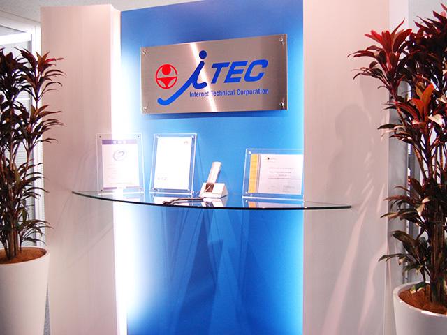 ★エントランス★
家電メーカーをはじめとする大手企業や金融機関などとの直接取引を中心にビジネスを展開！