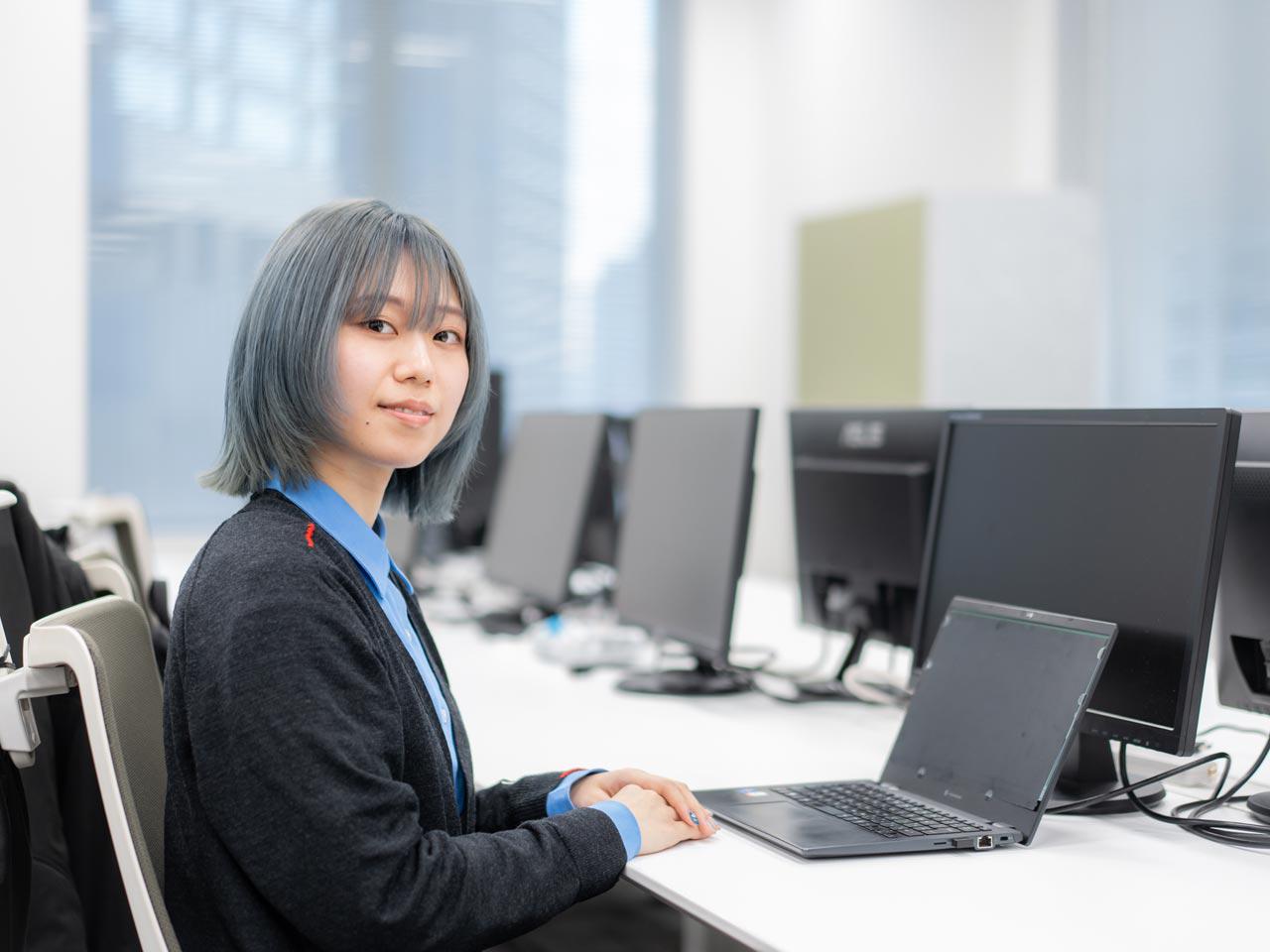 トップダウンでなく、メンバーと共に会社の方向性を再構築している。企業理念の策定プロジェクトの他、普段の経営企画にも現場メンバーが参画する。