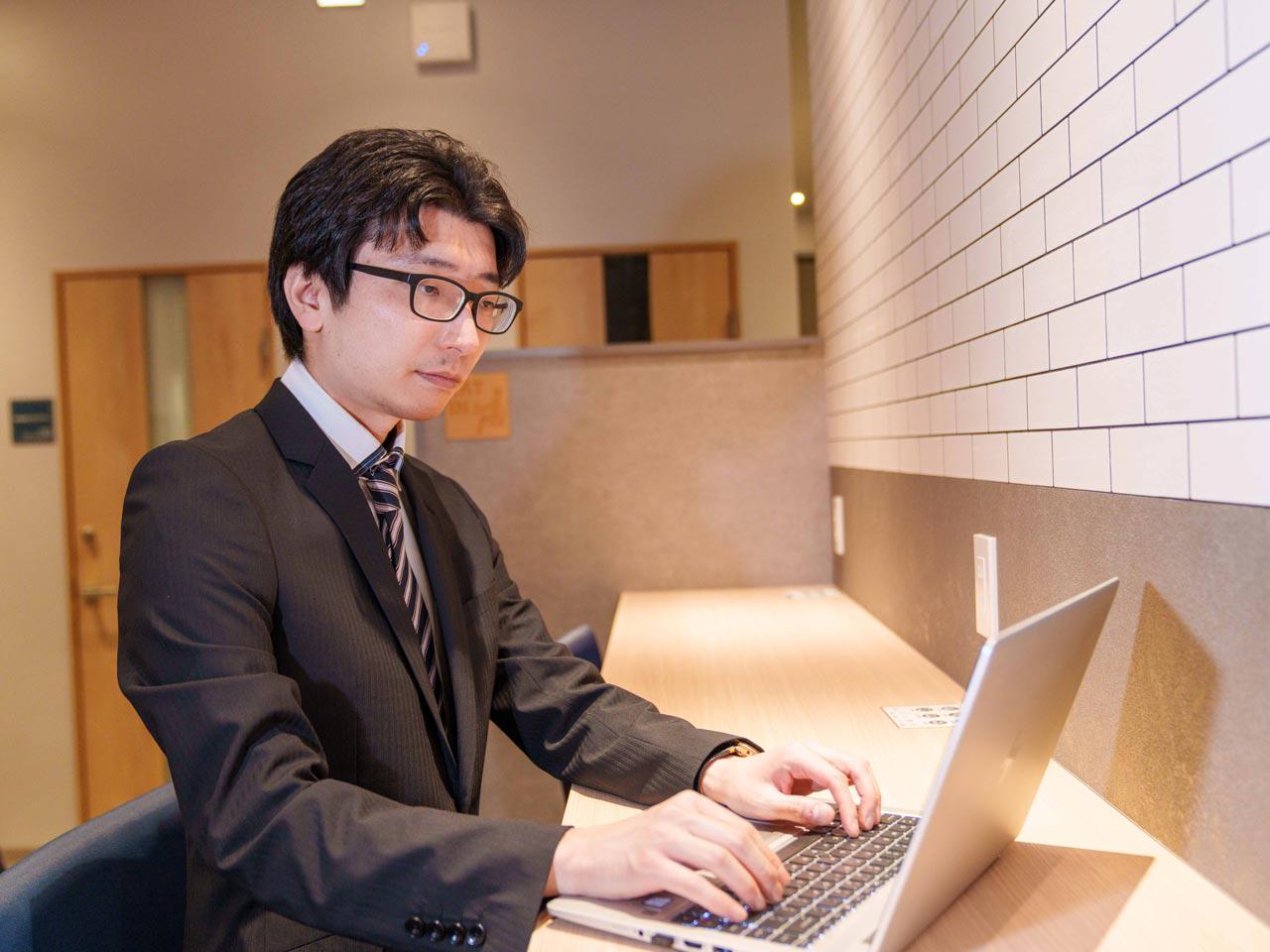 今後は受託事業の比率を高め、複数案件を同時に担当できる体制を整えることで、エンジニアの収入を倍増させる計画も描いている。