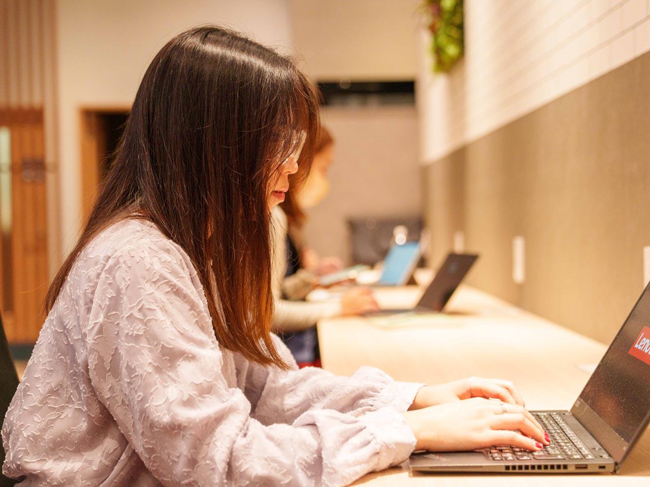 同社は、エンジニアの“豊かさ”を実現するための仕組みづくりに本気で取り組むシステム開発会社。