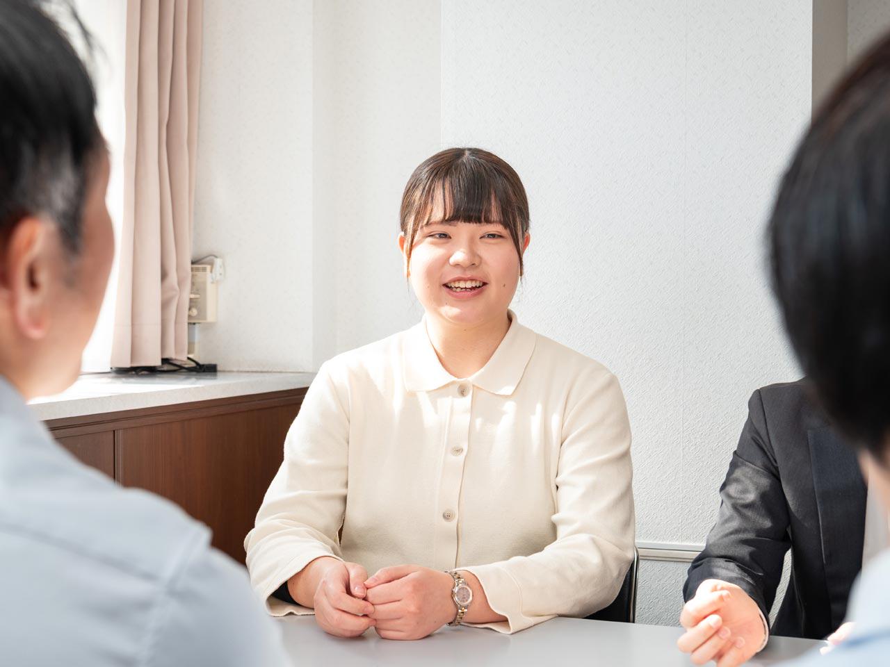 現在は国が整備する標準電子カルテとの連携、クラウドサービスへの移行、全国展開を見据えた体制強化に注力している。