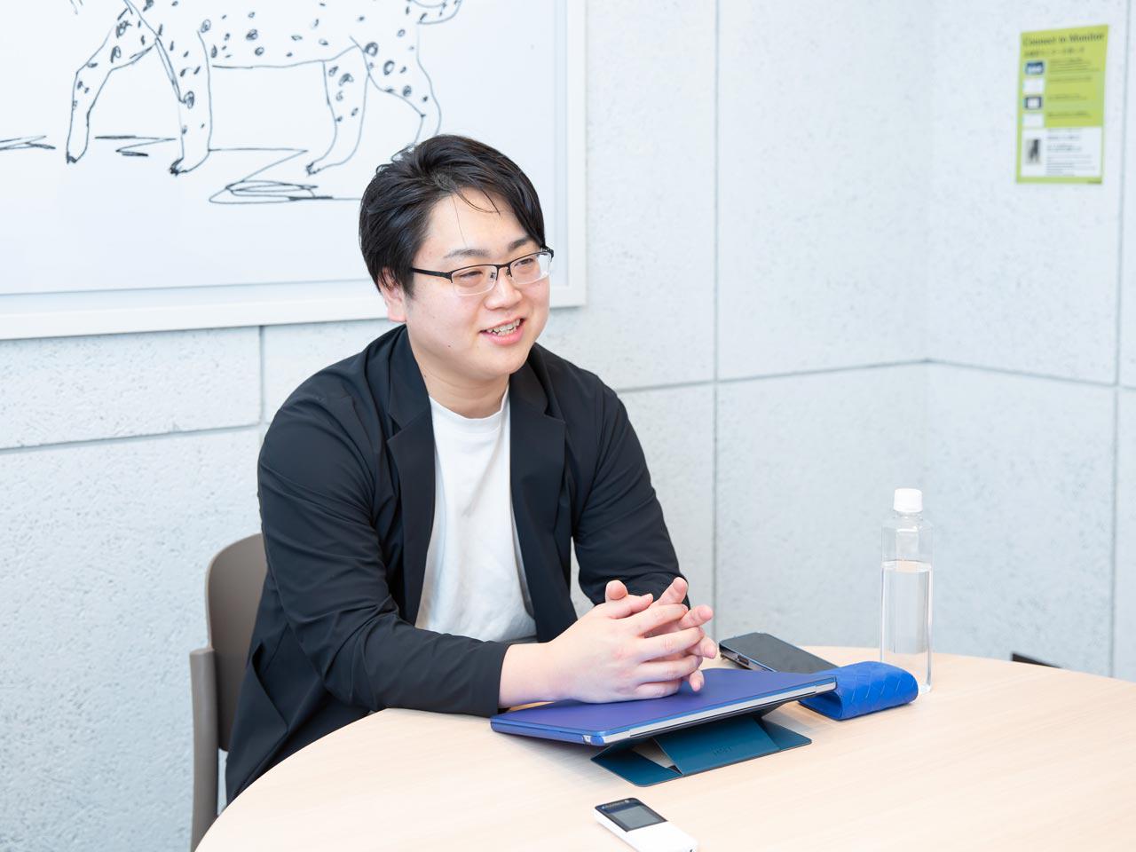 同社が大切にしている思想の一つが「FDE（フォワード・デプロイド・エンジニア）」だ。