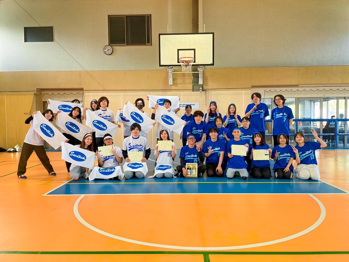 月に一度、全社で集まる『帰社日』が設けられています。
そこではプロジェクト先での近況報告を行い、社員がそれぞれどのような動きをしているのかお互いに知る機会となります。
その後はお楽しみ会として、お菓子やお酒を片手に、テーブルゲームなどをしながら雑談しつつ、和気あいあいと過ごしています。
また社内イベントも盛んで、お花見、BBQ、運動会、忘年会など社内コミュニケーションがより一層円滑になるような企画運営を行っています★