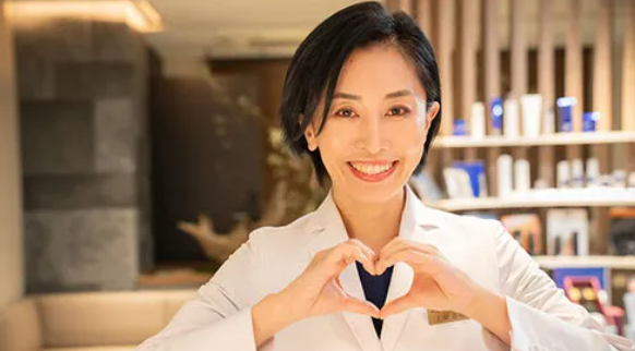 事業内容：“上原 恵理医師“率いる美容医療法人