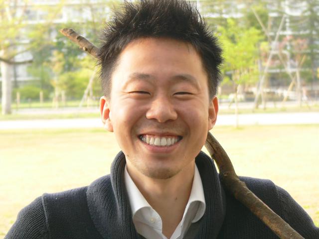 統括部長の中林は元芸人です