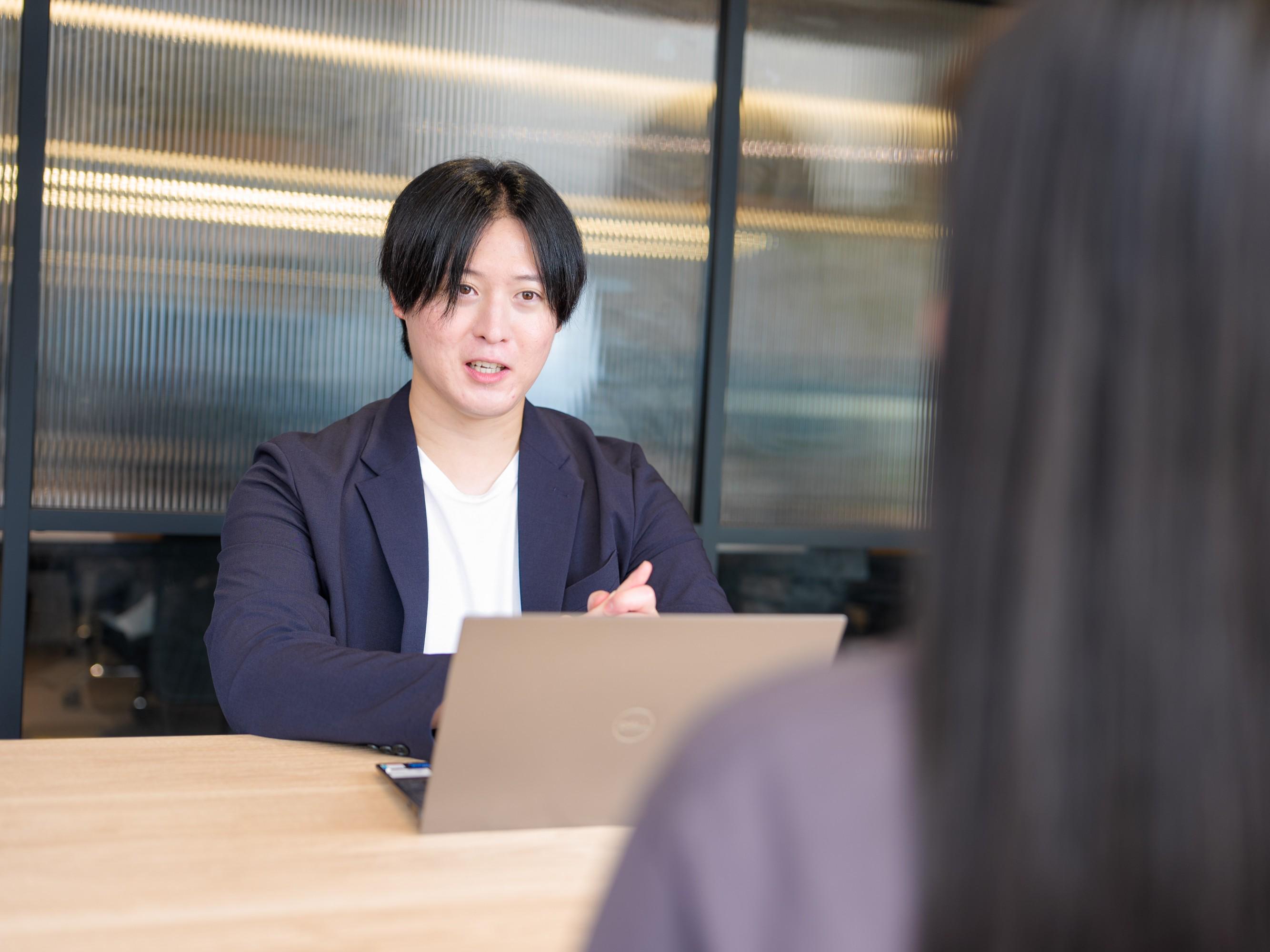 目先の案件アサインにとどまらず、将来のキャリアを逆算した経験を積める場を提供。