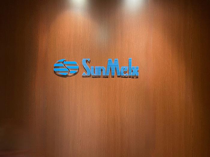 事業内容：大手金融機関や保険会社向けのシステム開発