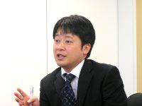 人事総務部リーダー<br />丸山　一茂　氏