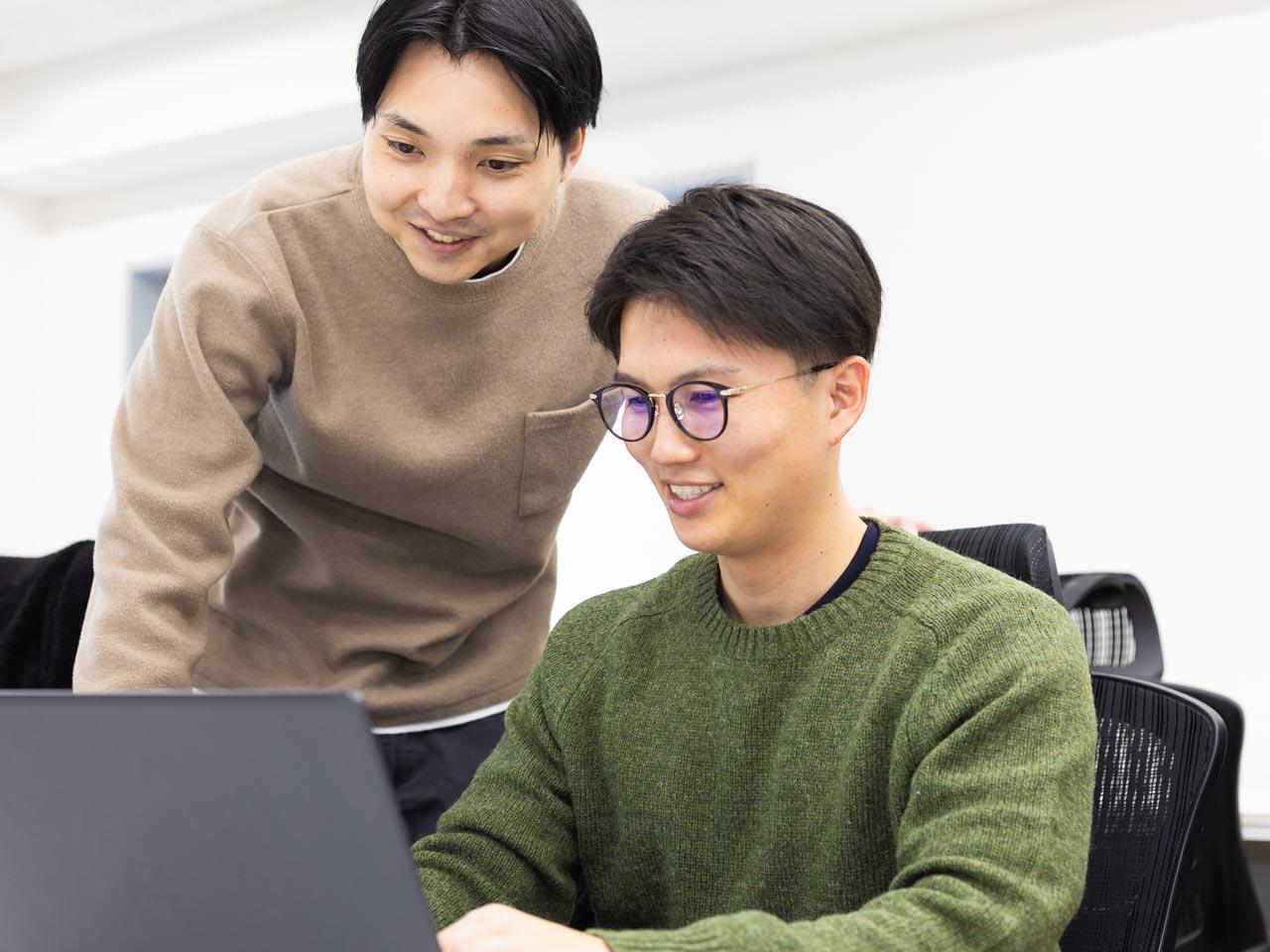 ビジネスの本質を理解して現場で成果を出すような力を身につけたい人や、複雑性のある事案にきちんと対峙できるような、生々しさのあるコンサルタントを目指したい人にとって、同社はいい環境といえるだろう。