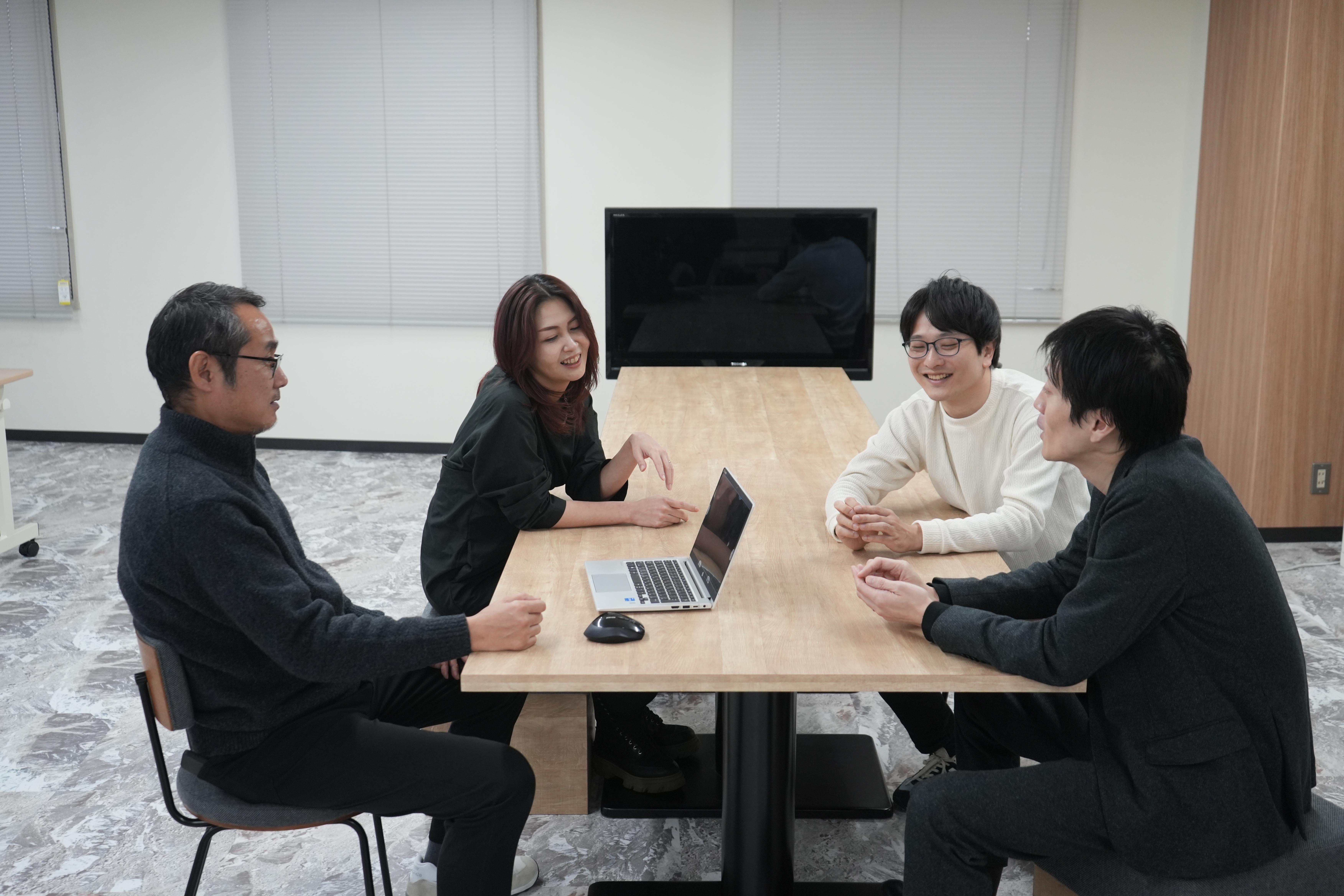 入社後のキャリアステップとしては、フルスタックエンジニアやデータサイエンティスト、プロジェクトリーダー／マネージャー、コンサルタント、管理職等多様です。