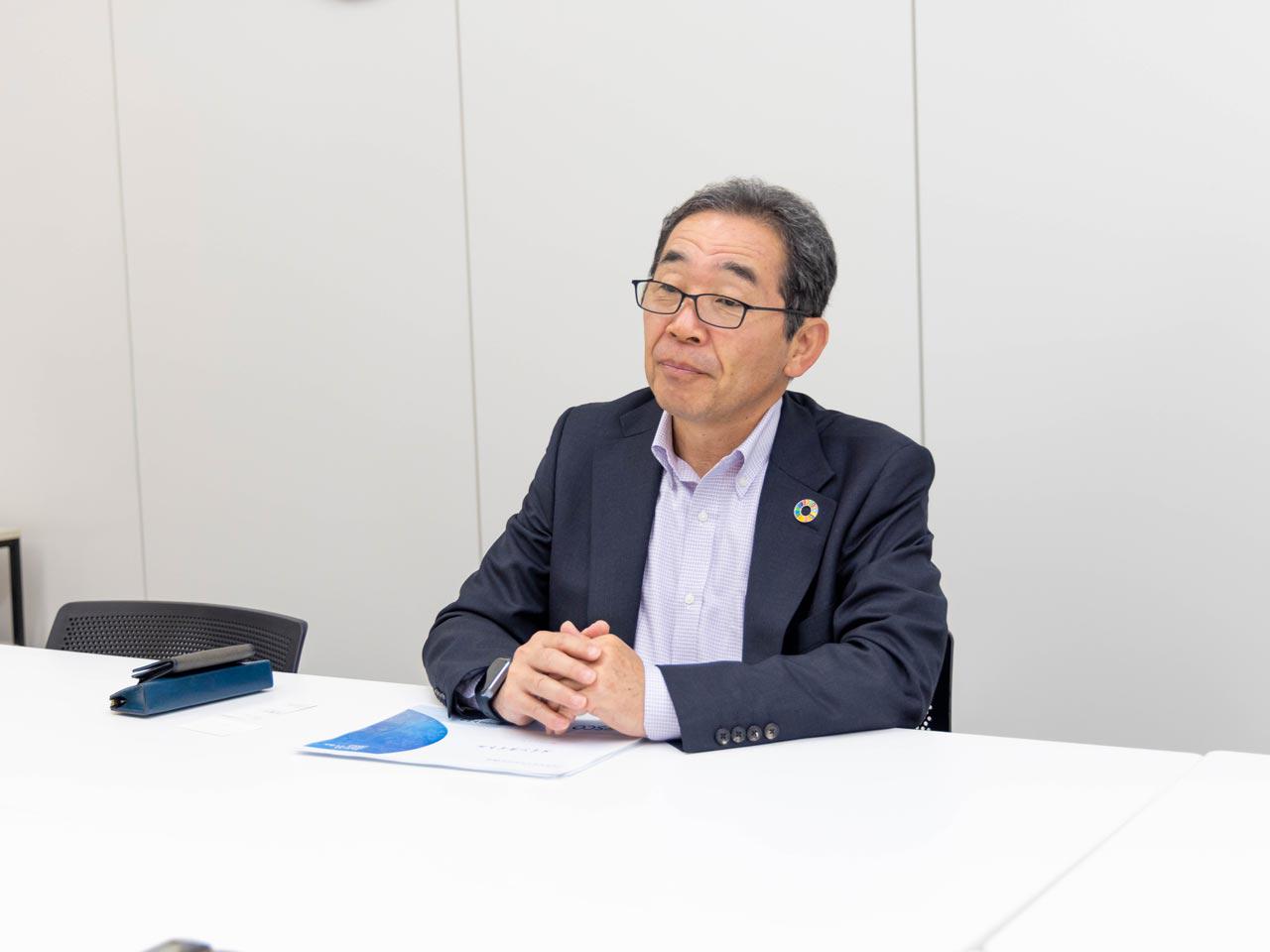 産業・社会インフラ・公共の各ソリューション事業からなるソリューションサービス、RFIDを利用した独自開発製品によるプロダクトサービス、およびコンピュータ機器販売を手掛ける。