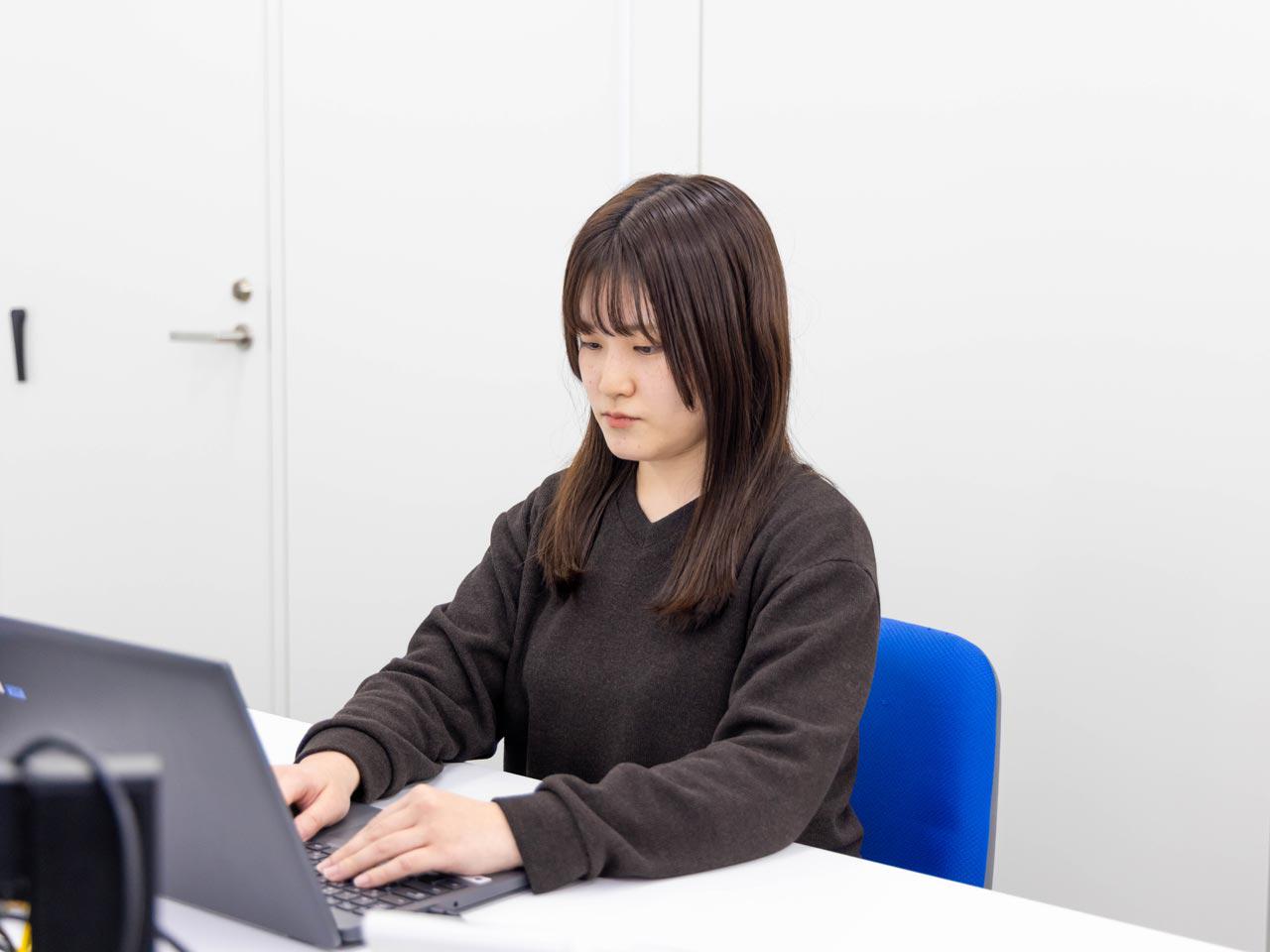 今後の成長戦略としては、商流として現在30%ほどのプライム取引の比率を上げ、上流工程への関与を強化し、業務改善や効率化、安全安心をさらに高める価値提供を目指す。