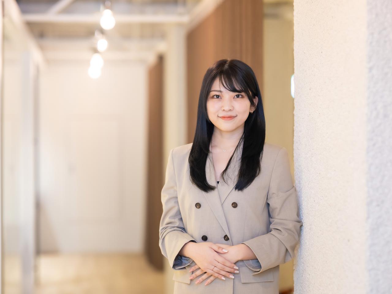 「テクノロジーで『できない』を『できる』に」というミッションを掲げ、AIの社会実装を進めるべく、生成AIチャットボット開発や製造業向けのDX支援を通して、企業の業務効率化やデジタル変革をおこなっている。