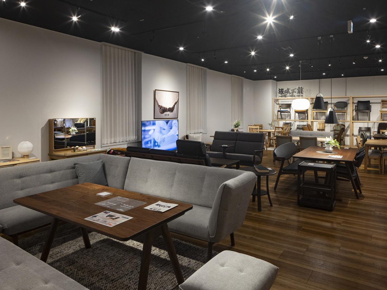 スタイリッシュな“空中店舗”を展開し、デジタルマーケティングによる集客戦略が奏功し、売上が急増中。