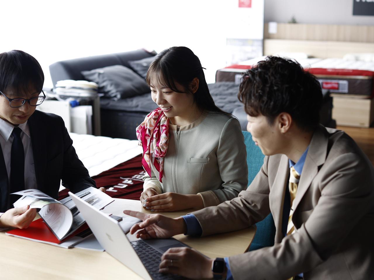 今後5年で現状の約5倍に当たる売上高100億円を目標に、“0⇒1”の精神を何よりも重視してオリジナルブランドやEC開発等のチャレンジを続ける。