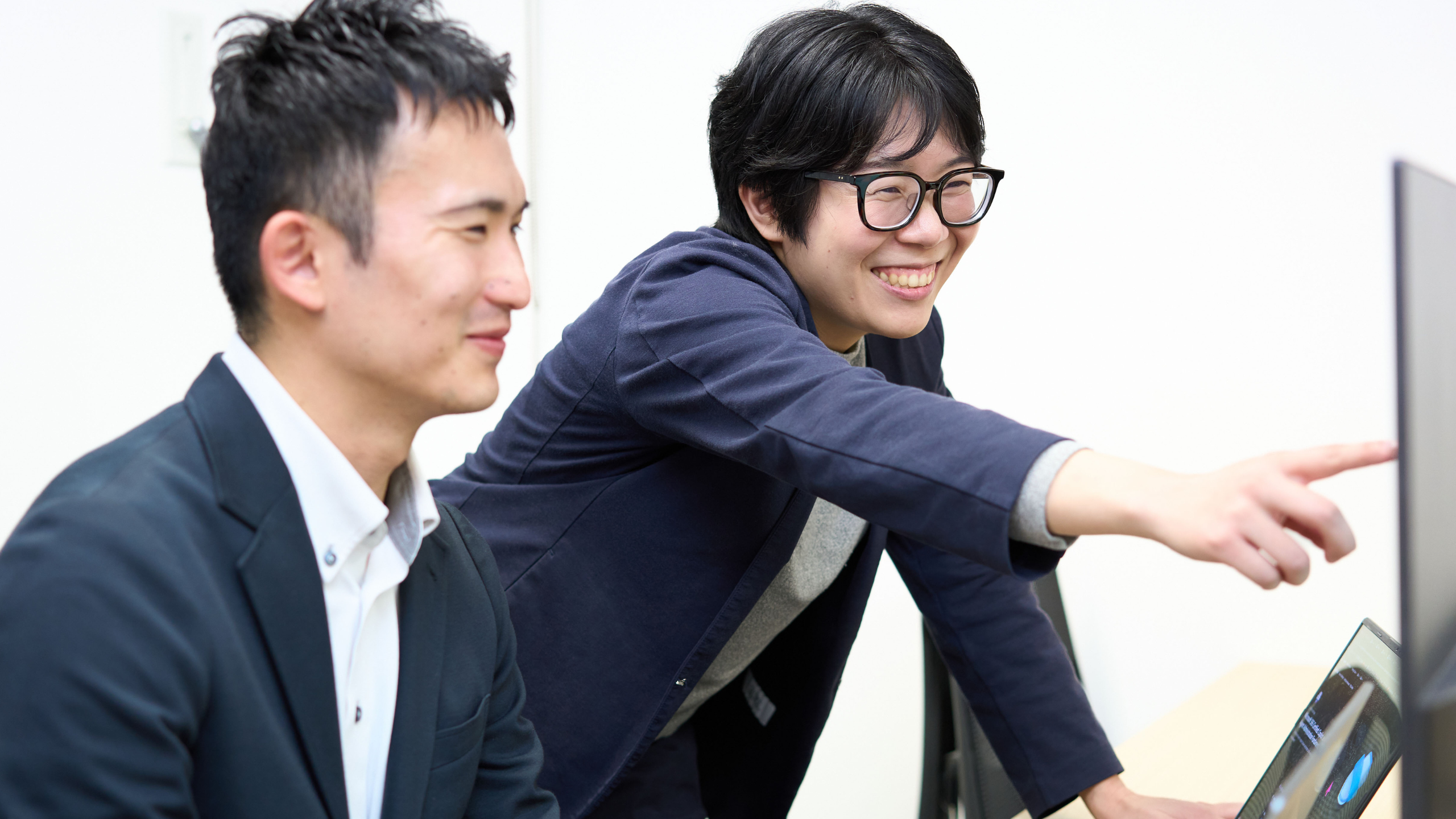 市場規模8兆円超といわれる受託開発ソフトウェア業界で、"圧倒的な高速開発力"を武器に100社から1,000社へと顧客拡大を目指しています。