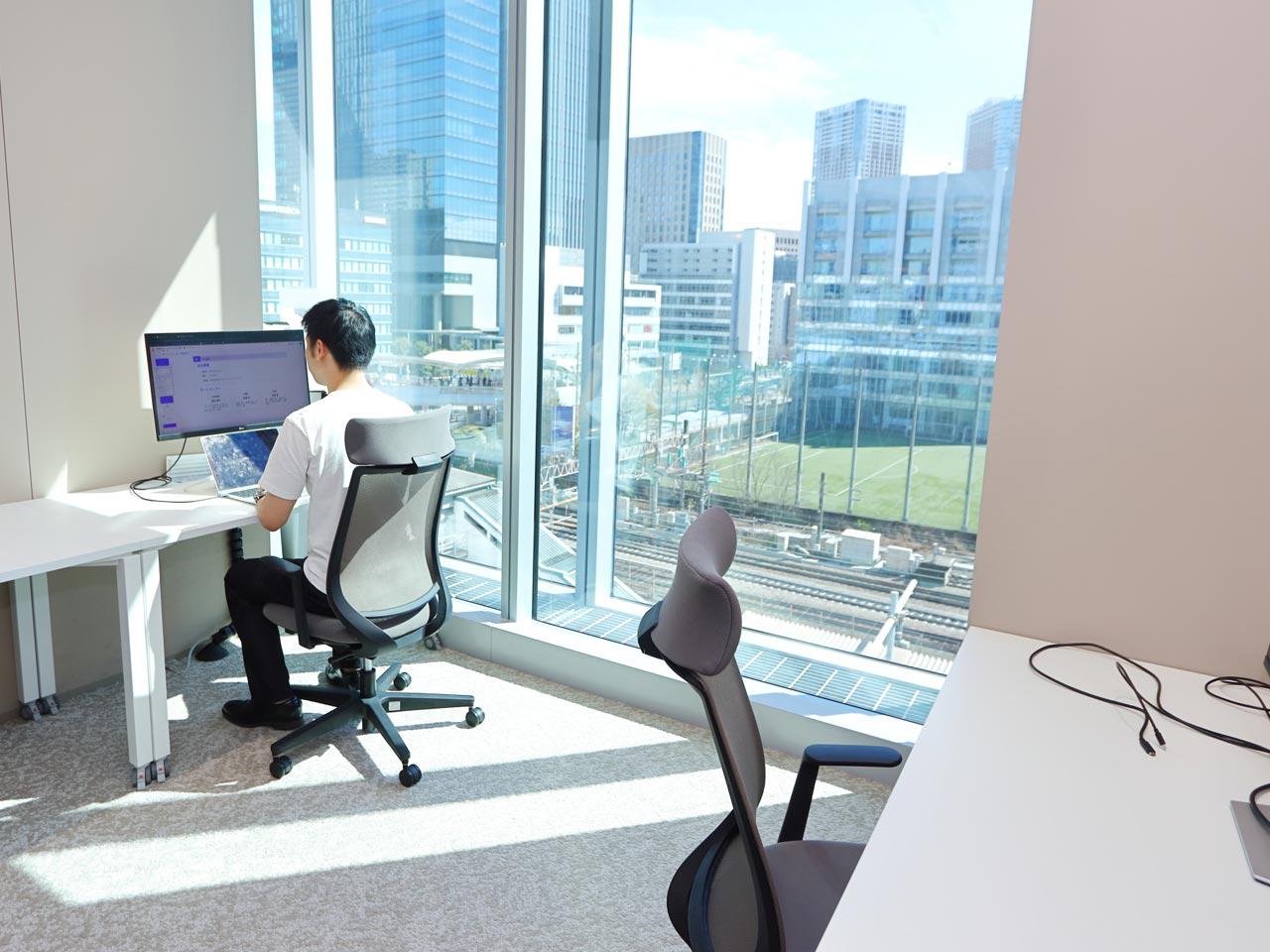 自社サービス開発に関われるチャンスや、チーム案件への参画によるOJT機会の提供も。