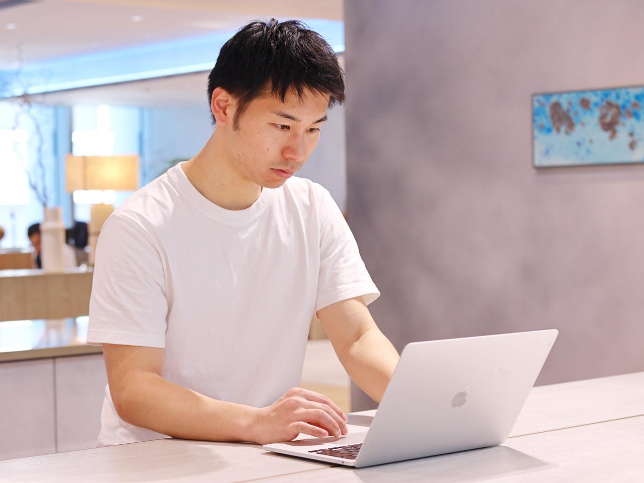 2026年1月よりSES事業も開始。最大92%という高還元率、仕事の幅を広げる案件選択制、リーダーとして成長できるスキルアップ支援が主な特長。