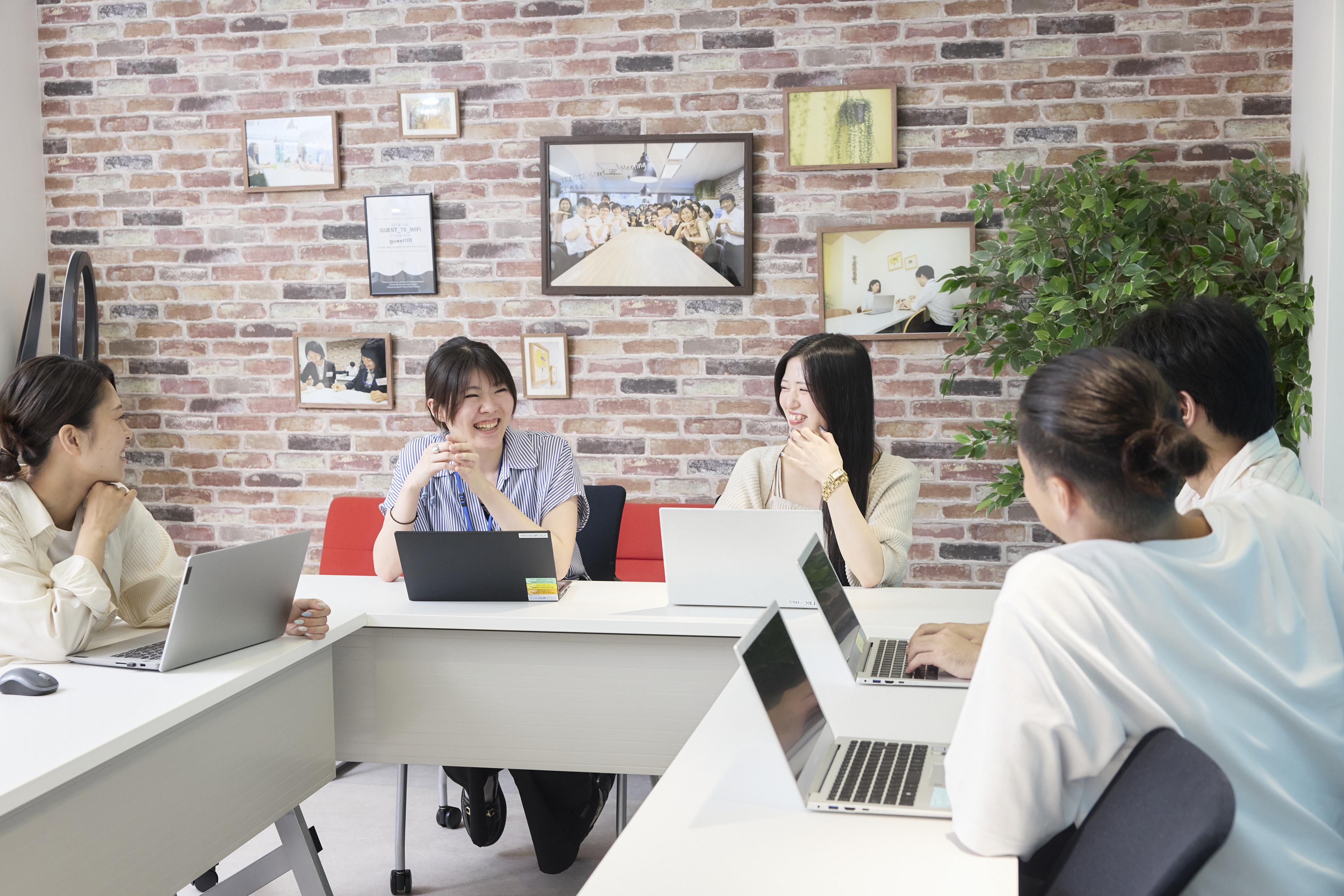 将来もITの世界で、安心した生活ができる。その環境を実現するため、スキルアップも働きやすさも本気で考えています。