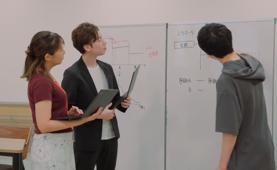 元医師、元看護師、元MRといった医療系のバックグラウンドをもったコンサルタントが多いことが同社の強みだ。