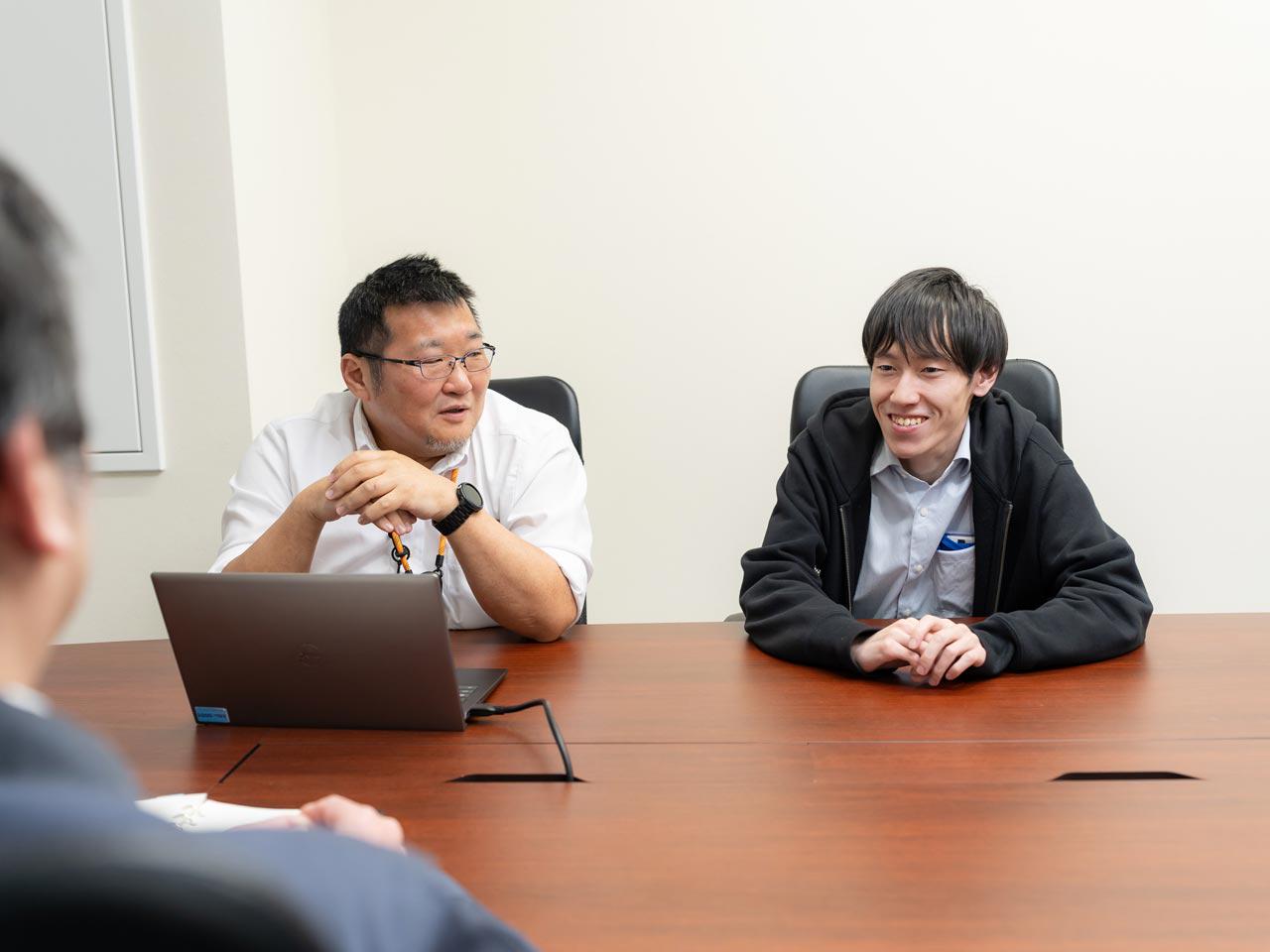 また、心理的安全性の確保にも具体的な制度が設けられていたり、福利厚生の面でも独自の制度が運用されていたりと、無理なく働き続けられる環境が整っている。