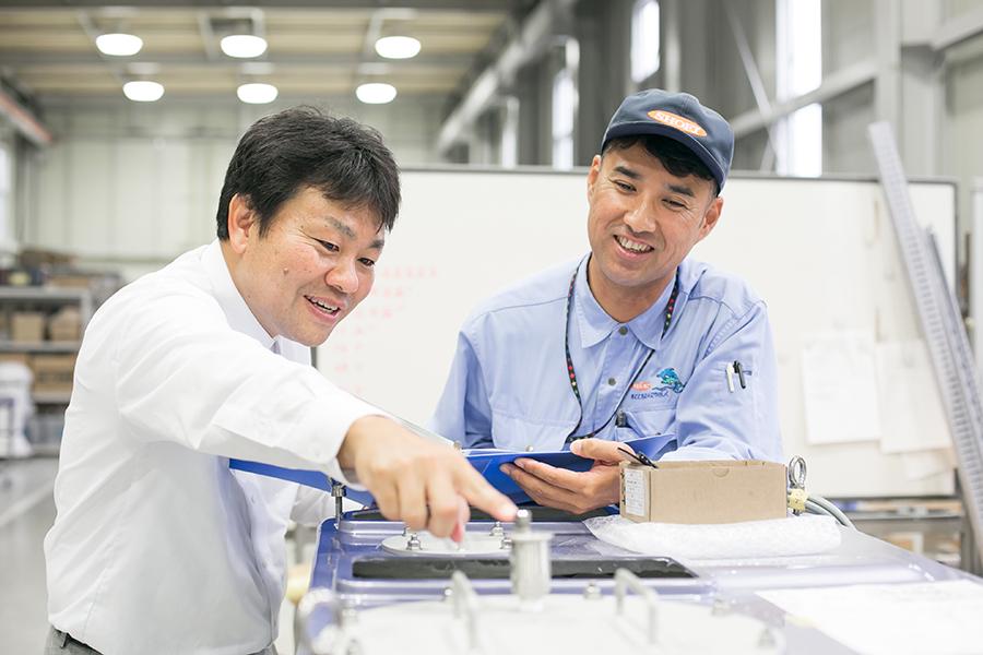 事業内容：温泉やプールの循環システムを監視・制御するWebアプリケーションの開発運用