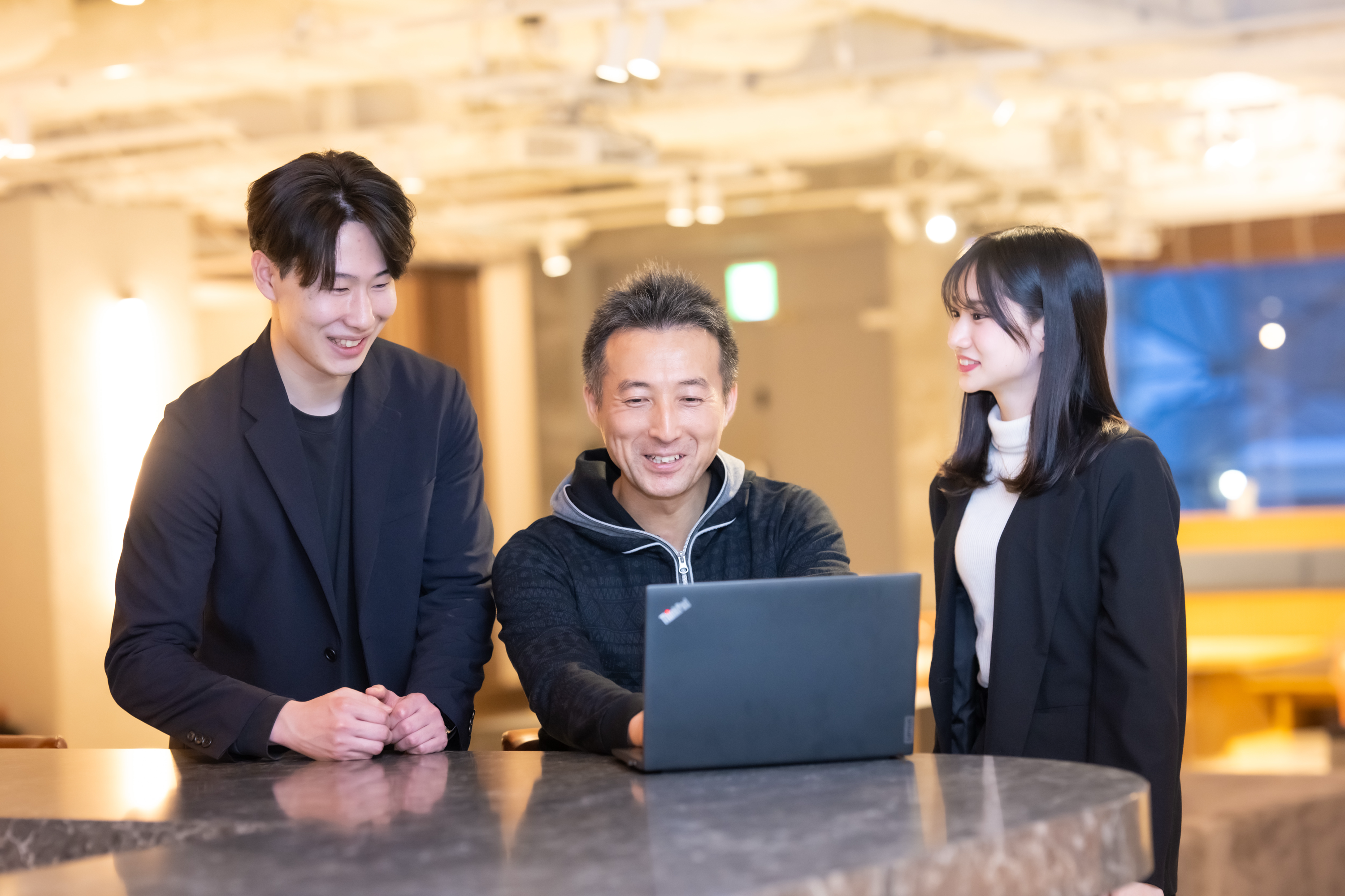 ITソリューション事業では「AI時代のSES」をコンセプトに、AI案件やDXプロジェクトを中心にエンジニアをアサイン。