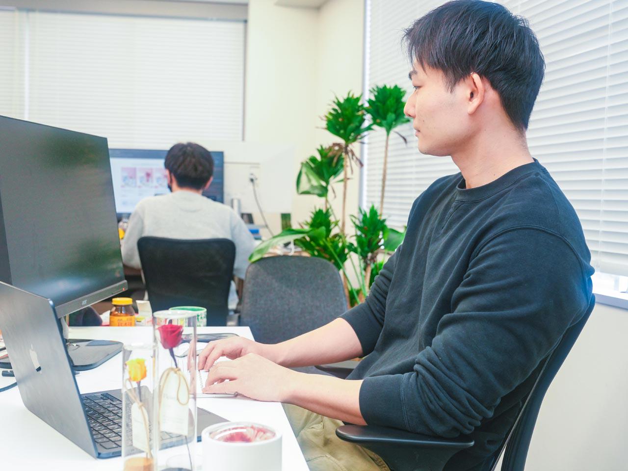 ECサイト『AND PLANTS（アンドプランツ）』から事業をスタートさせ、生花イネーブラー事業や小売業者向け卸サイト『ハナイチ』の運営等、着々と事業領域を広げている。