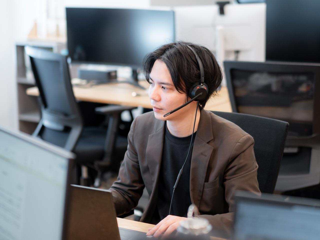 SFAやCRM、ERP、BI、MA等の機能を網羅し、かつ同社独自の業務フローに完全に適応させた基幹業務システム「InVision」を100％内製により独自に開発。