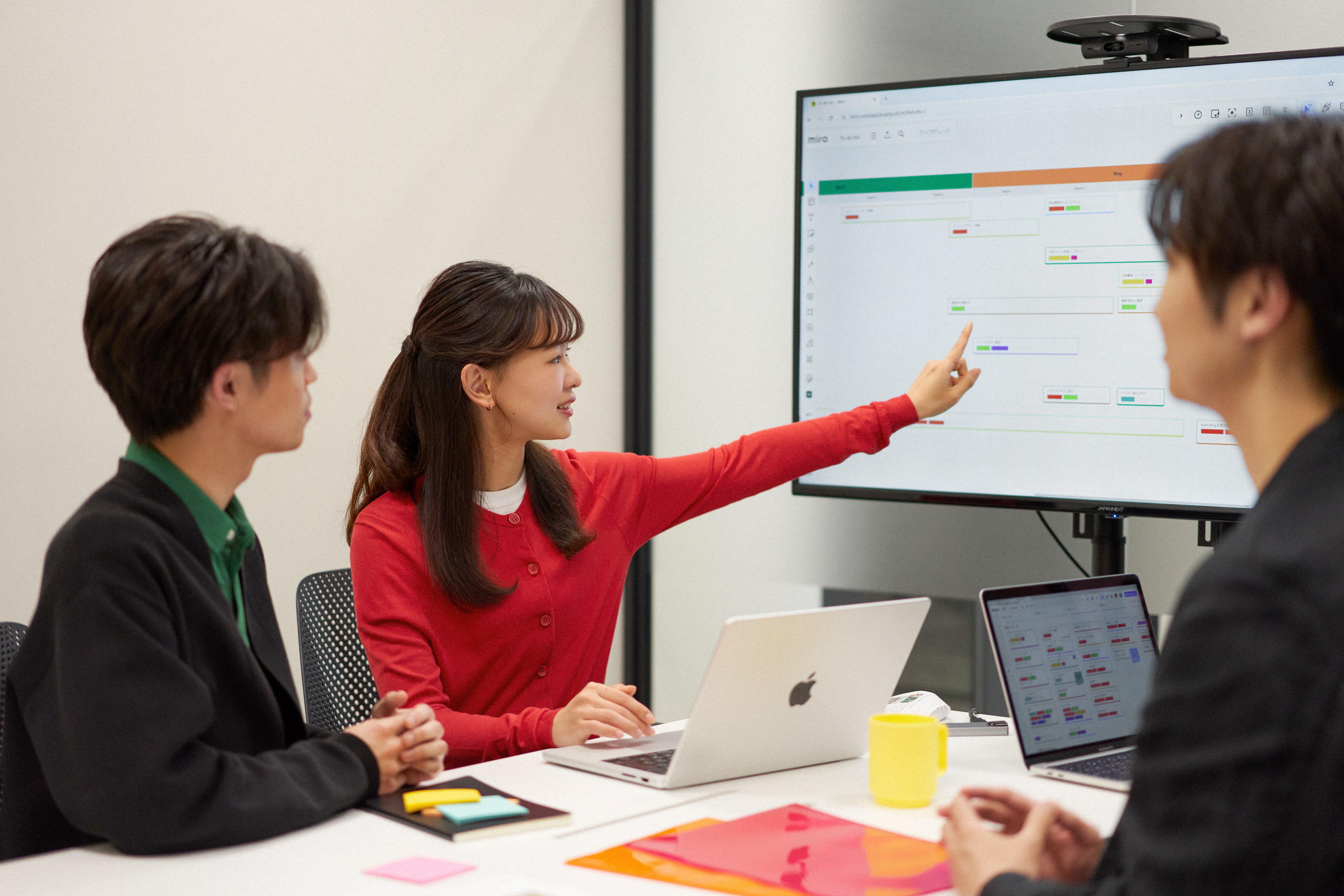 社員の平均年齢は28.1歳。役員含め、既卒/第二新卒経験者を中心とした採用です。