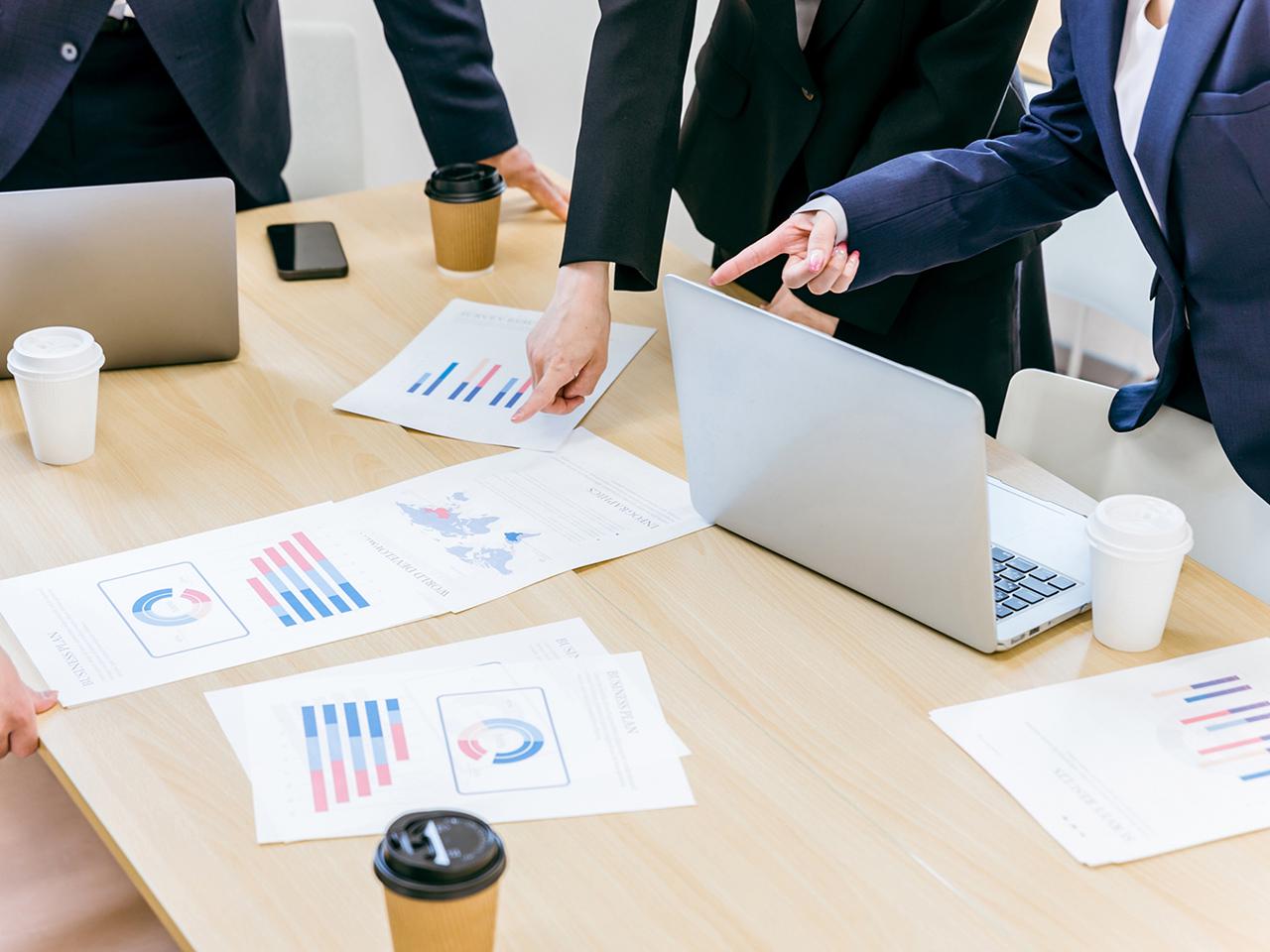 デジタルデータによるデザイン制作、オンデマンドプリント事業、インターネット事業と時代の変化にあわせて事業を拡大している