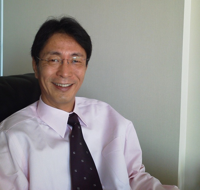 代表取締役社長
越邑 哲也氏
「市場とのコミュニケーションが人材を育てる」と、2007年当時の決断を振り返る。