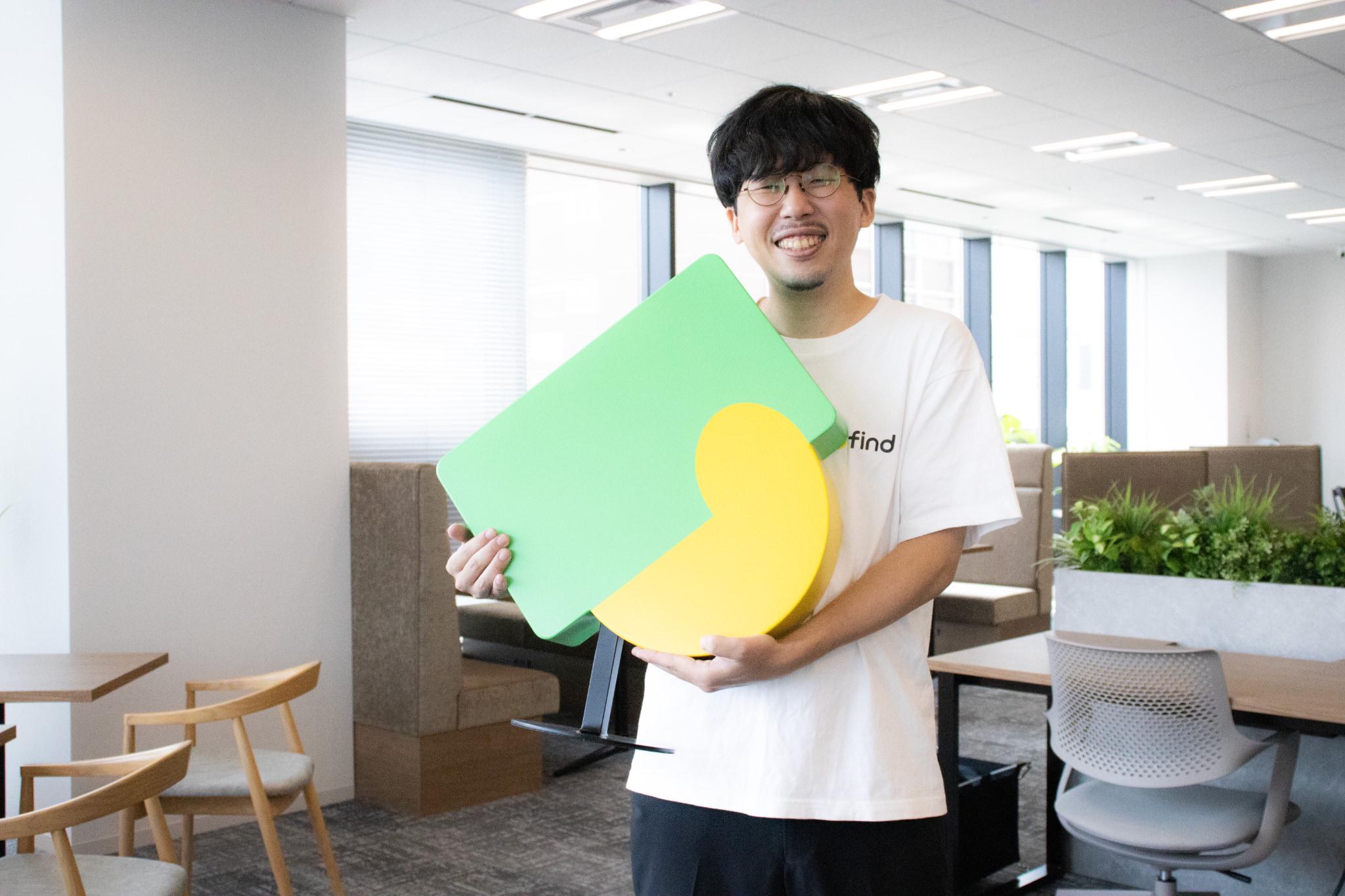 登録されたデータベースは、情報を一元管理し、様々なデバイスから検索可能。