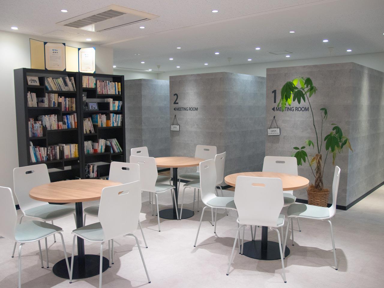 単なる企業紹介に留まらない「教育」を重視した独自のビジネスモデルを持つ。