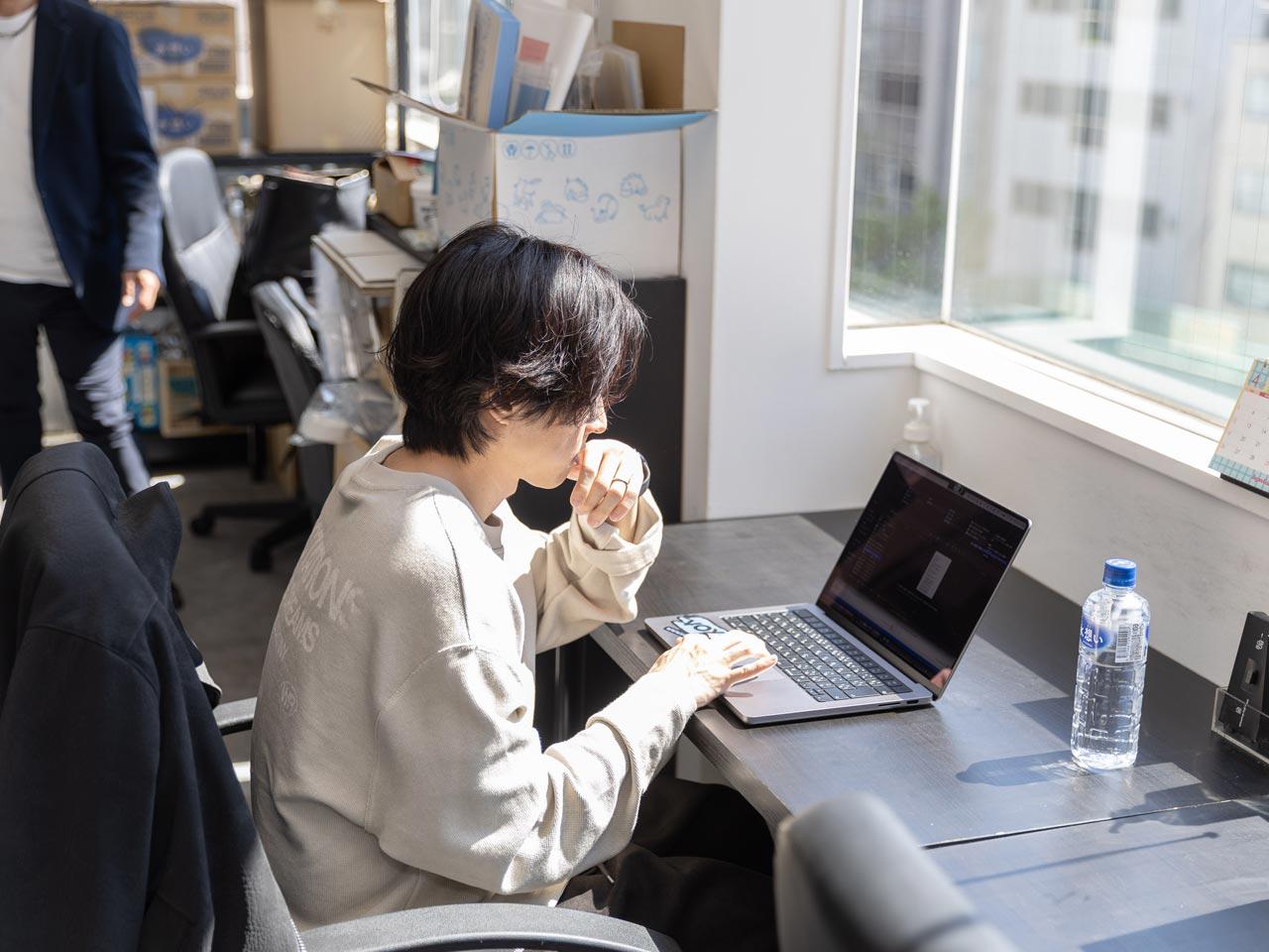 主力製品の『VOX強炭酸水』は、炭酸充填量5.0GVという異例のスペックに挑戦し、「強炭酸ブーム」の火付け役になった大ヒット商品。
